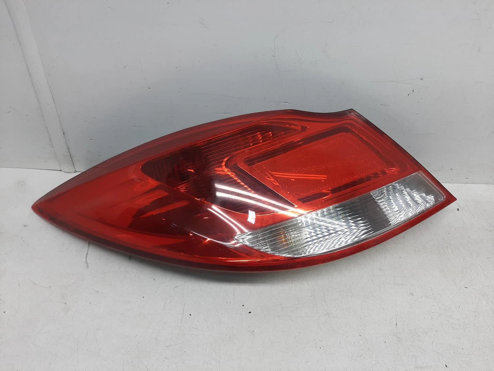 Opel Insignia Passengers Left Rear Taillight Tail Light 
