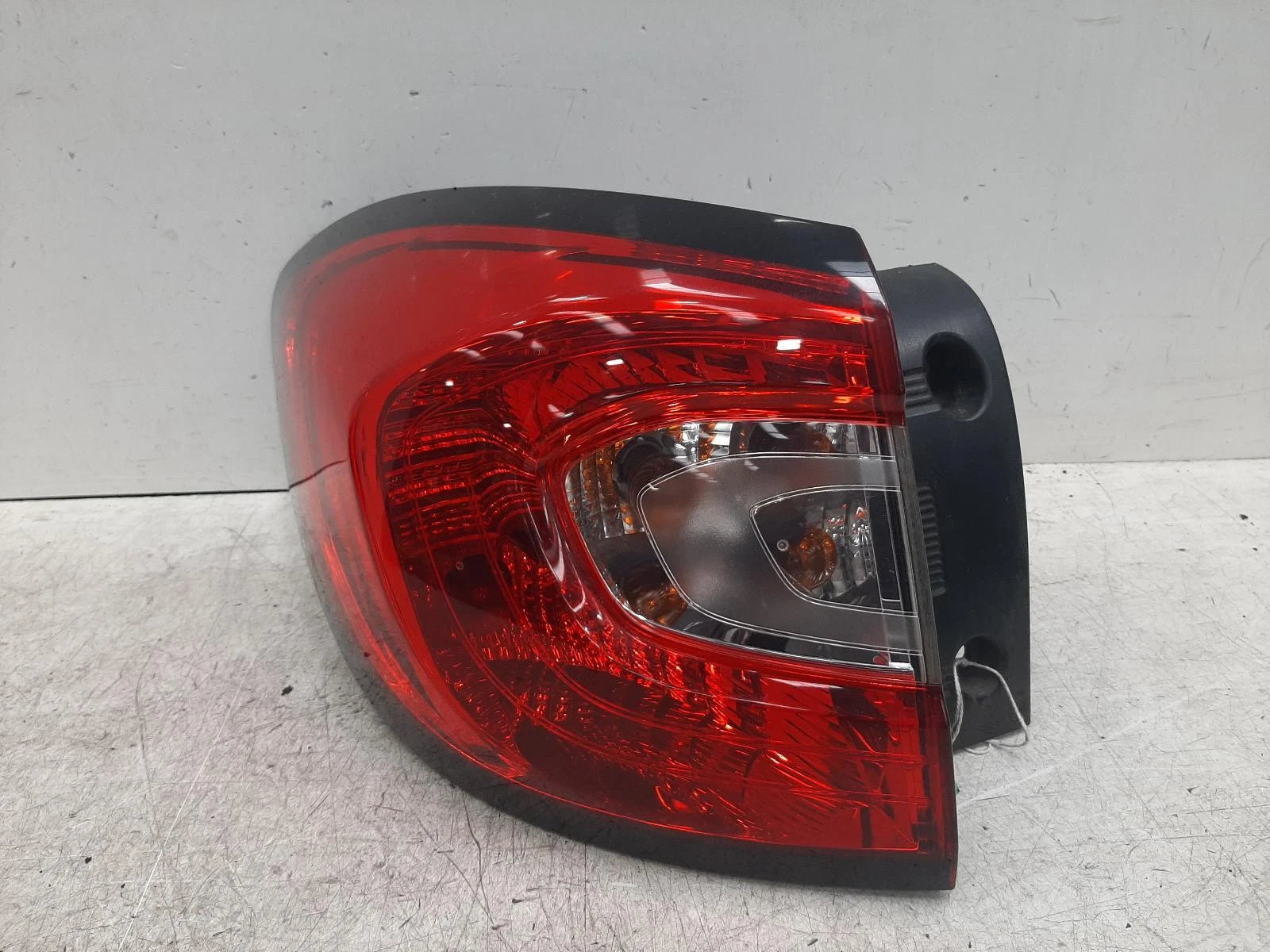Renault Captur Mk1 Outer N/S Passenger Left Rear Outer Taillight Tail Light 