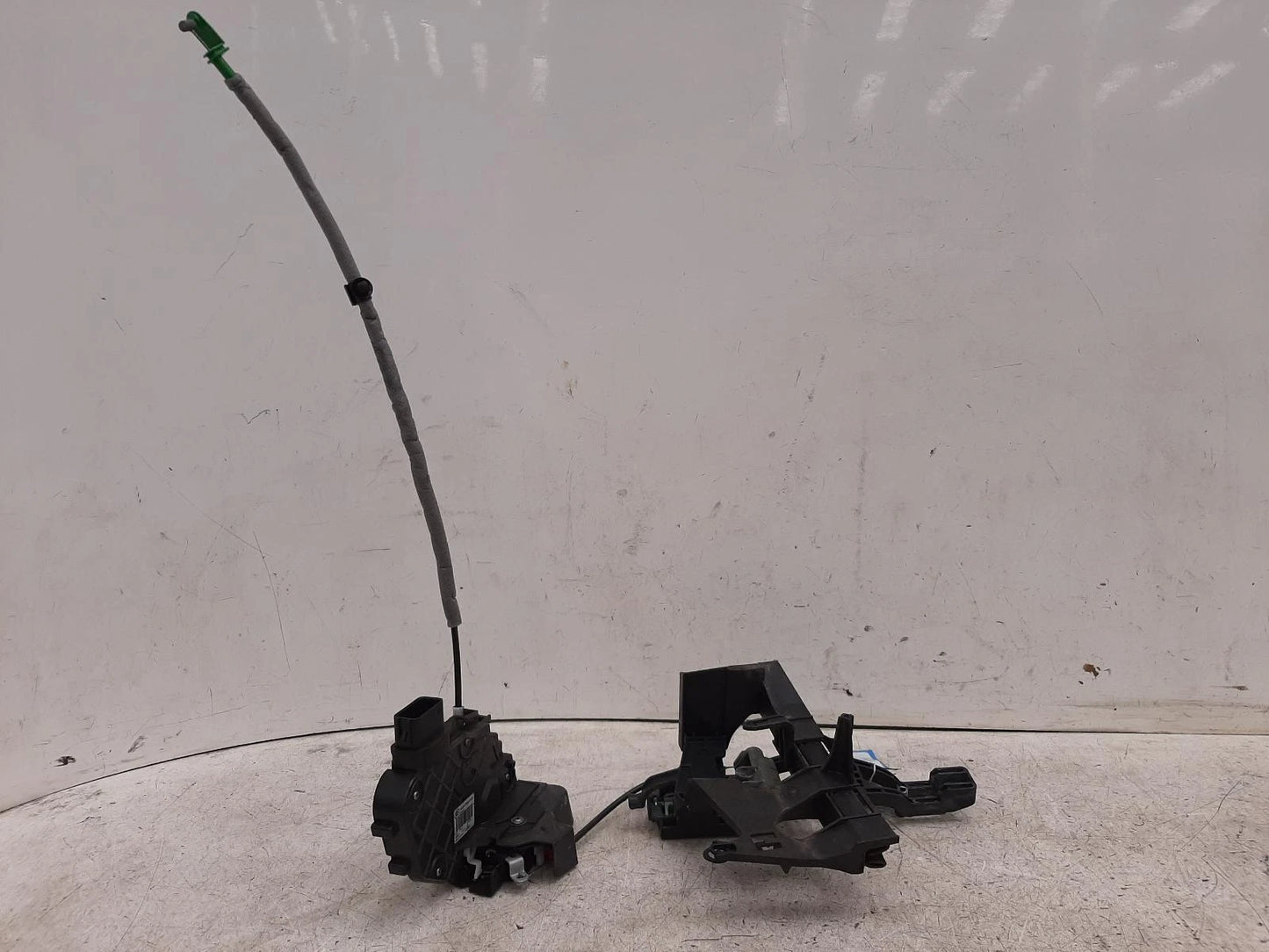 Ford Mondeo Mk4 N/S Passenger Left Rear Door Lock Assembly 
