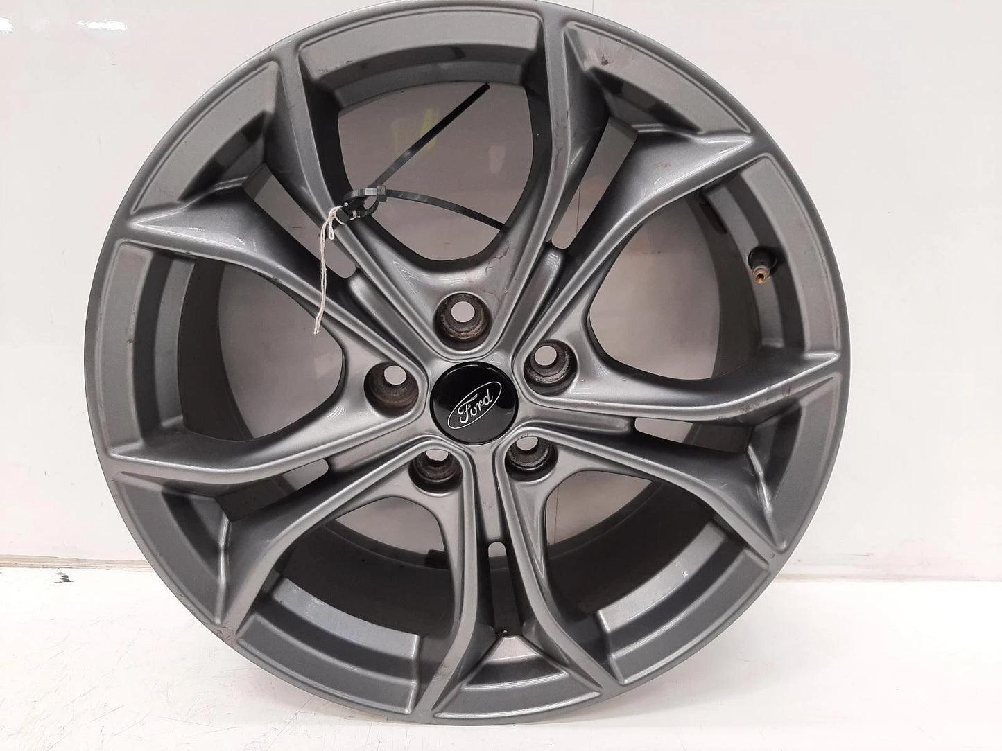 Ford Focus Mk4 Silver Y Spoke Alloy Wheel 7.0JX17H2 