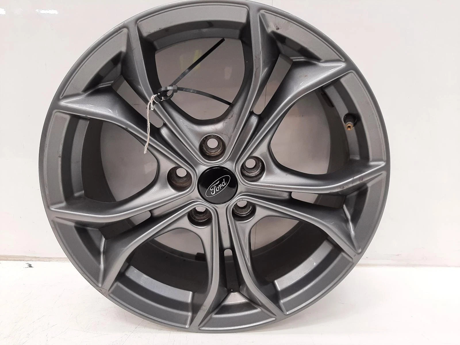 Ford Focus Mk4 Silver Y Spoke Alloy Wheel 7.0JX17H2 