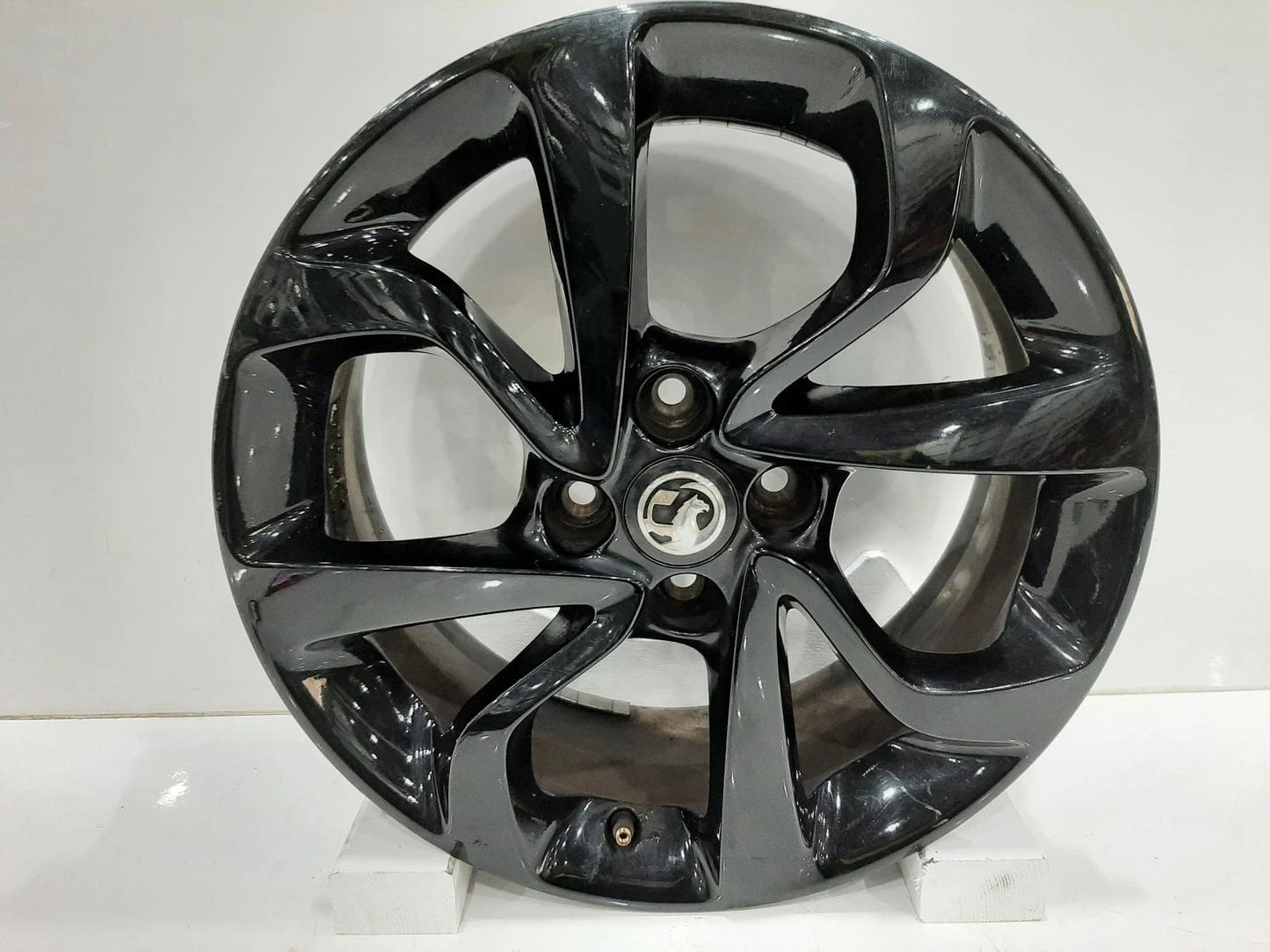 Opel Corsa E V Like Shape Spoke Alloy Wheel 16X6.5J ET40 