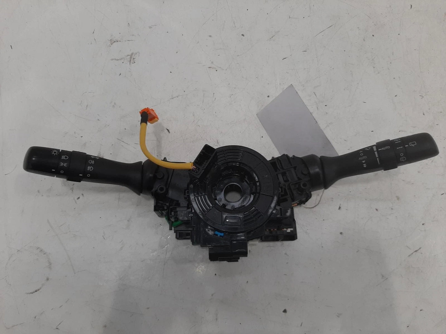 Toyota Yaris Mk3 (XP130) COMBINATION SWITCH Indicator Lights Wiper Stalks 