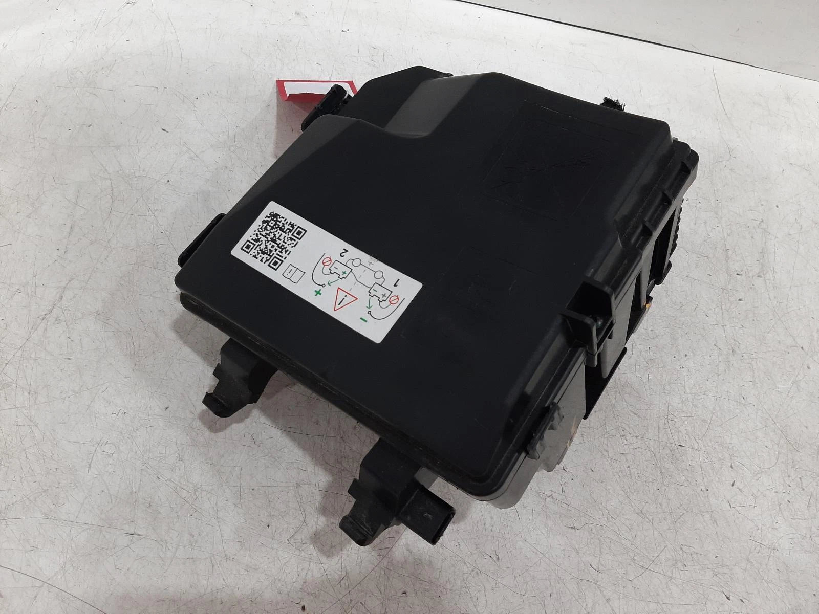 Peugeot 308 Mk3 Main Engine Bay Fuse Box 