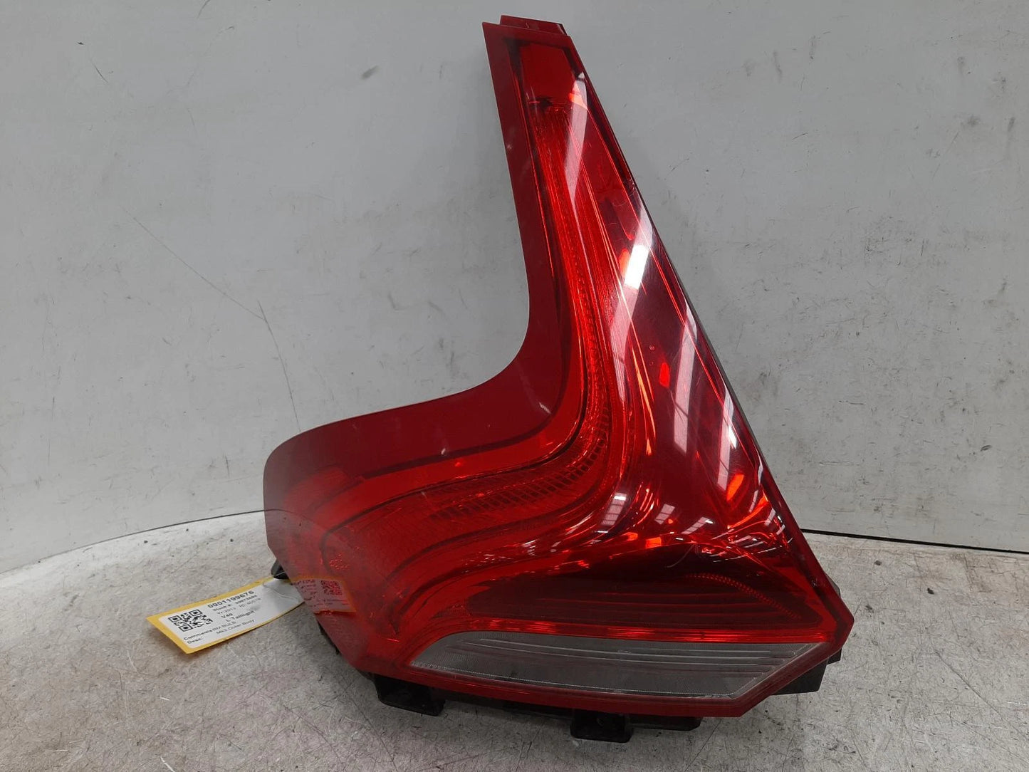 Volvo V40 Mk3 N/S Passengers Left Rear Outer Taillight Tail Light 