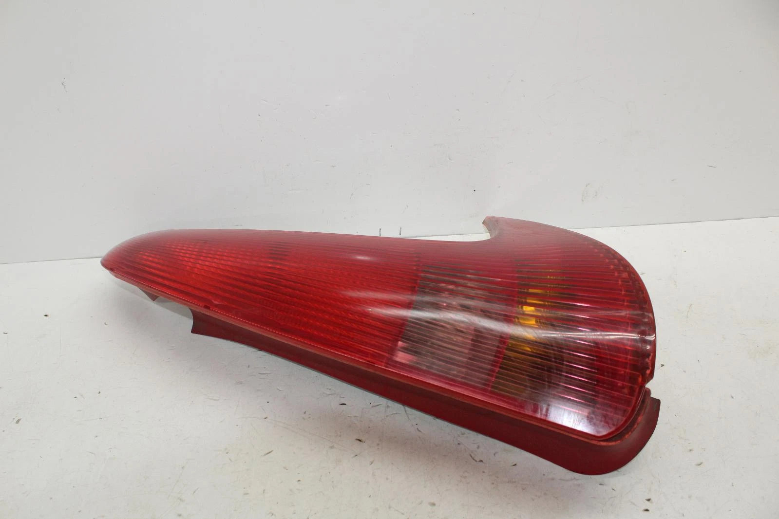 Peugeot 206 Drivers Right Rear Taillight Tail Light 550520 