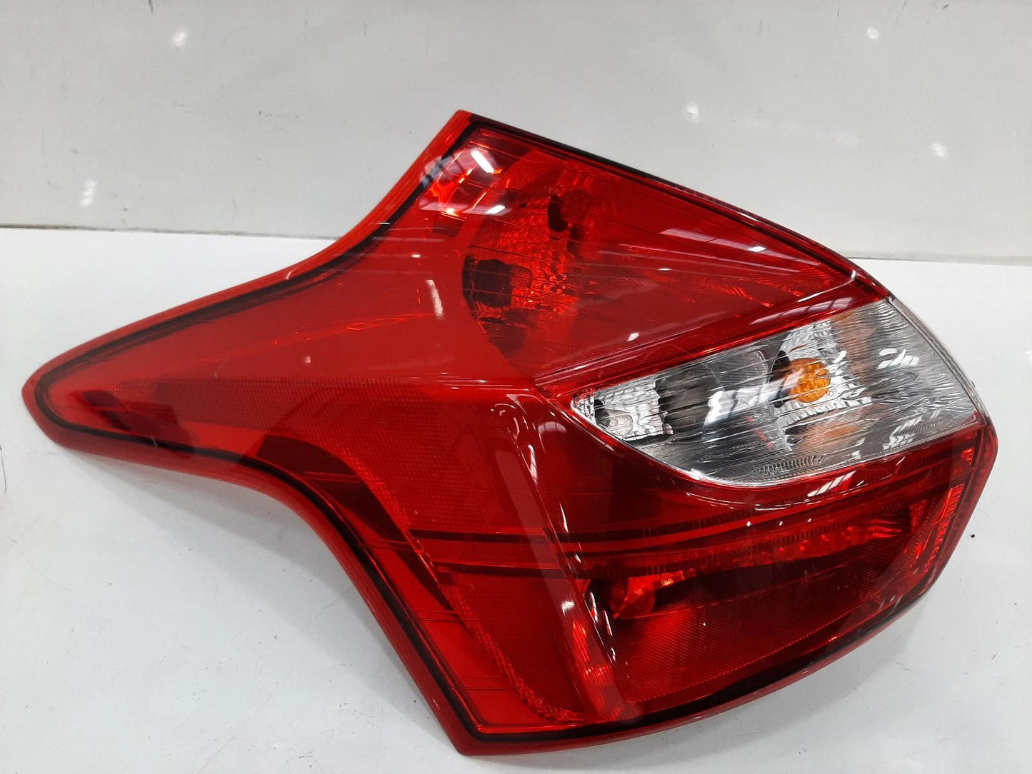 Ford Focus Mk3 N/S Passengers Left Rear Taillight Tail Light 