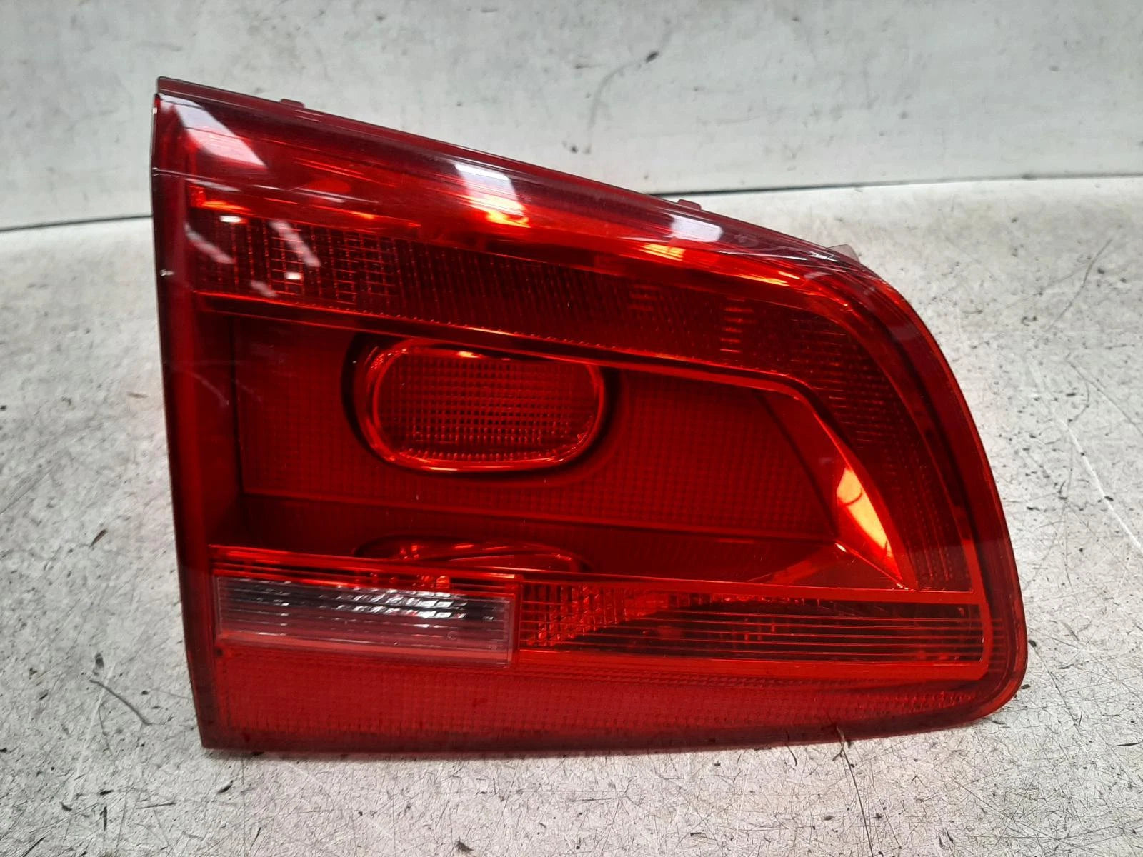 Volkswagen Touran Mk1 1T N/S Passenger Left Rear Inner Taillight Tail Light 
