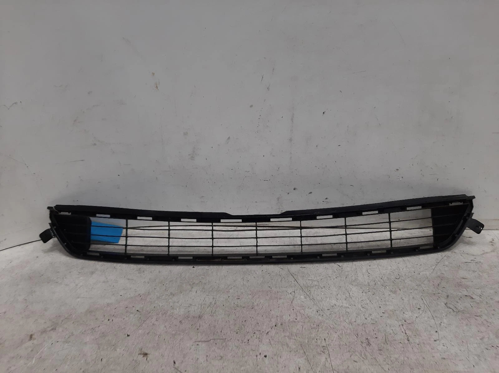 Toyota Rav Mk4 (XA40) Front Centre Upper Bumper Grille Grill 
