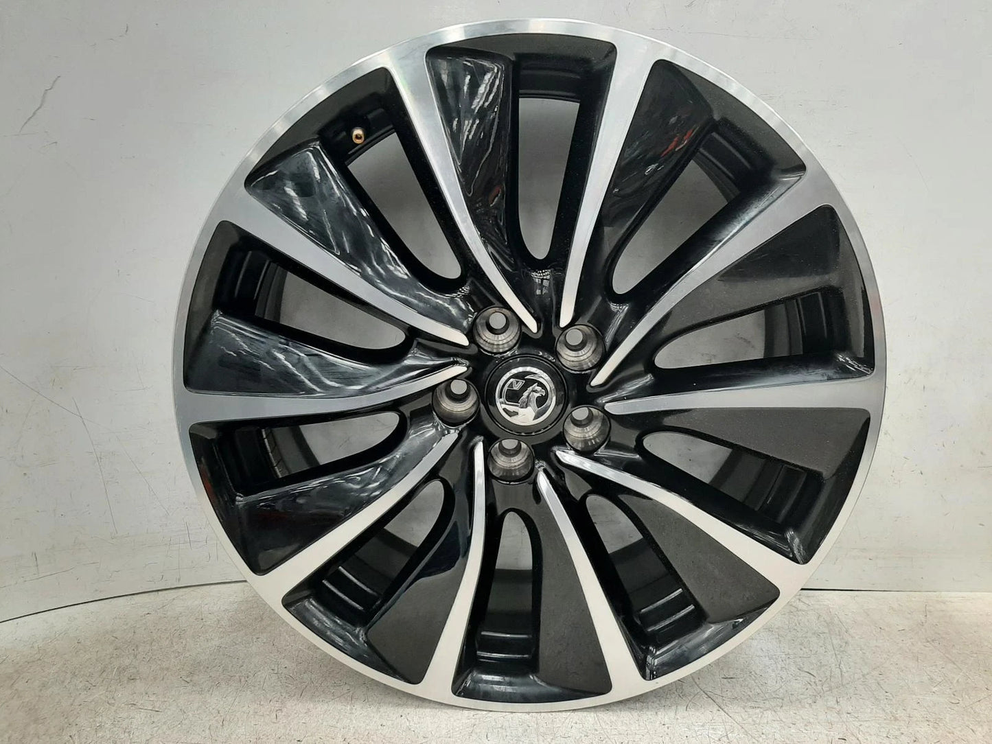 Opel Grandland X Mk1 Alloy Wheel 7.0j x19 5 spoke 