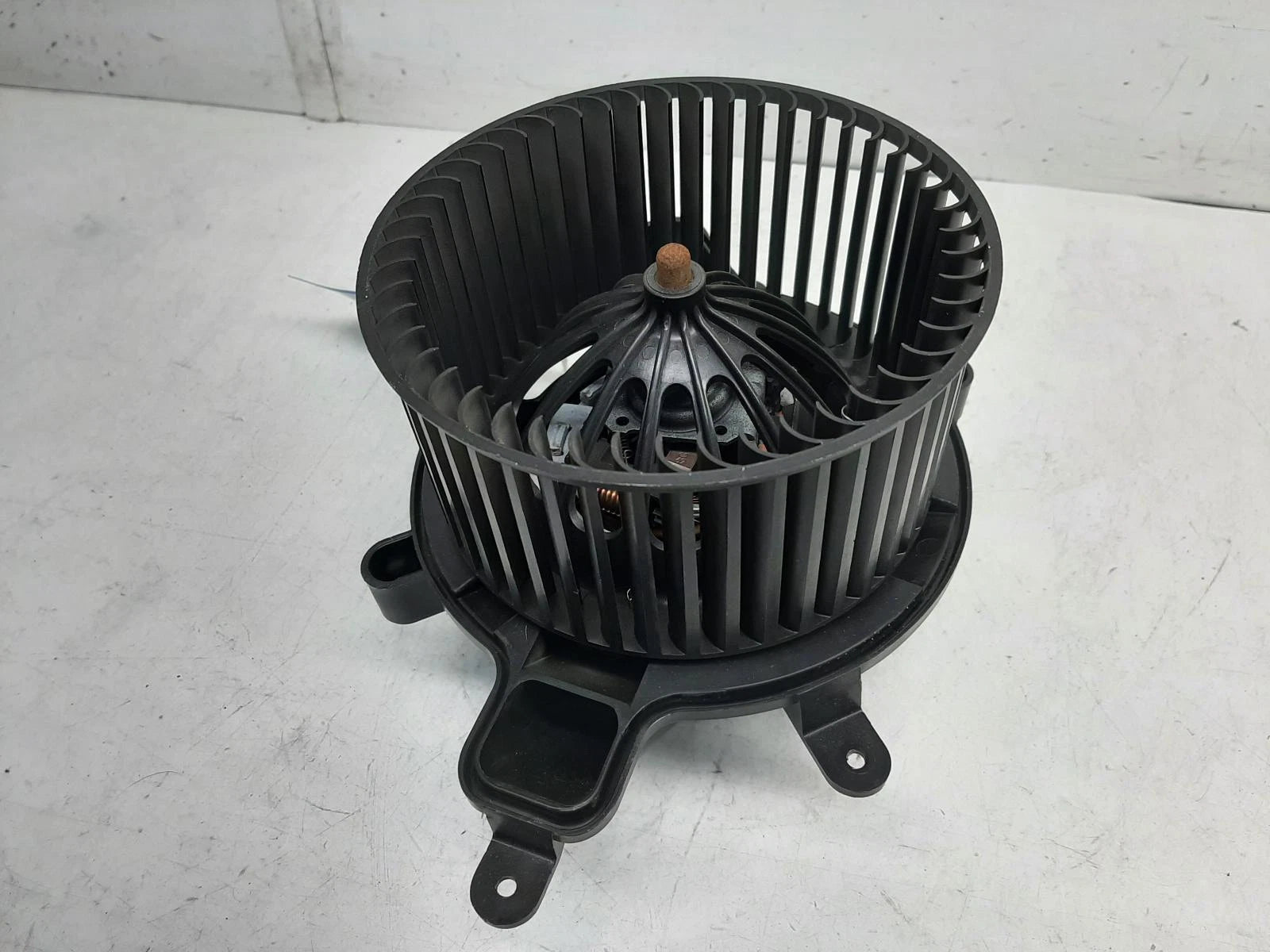 Peugeot 3008 1.6L Diesel Heater Blower Fan Assembly 