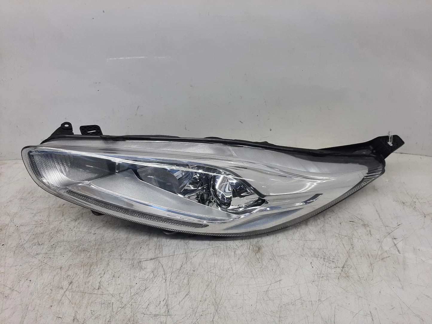 Ford Fiesta Mk7 N/S Passengers Left Front Headlight Headlamp 