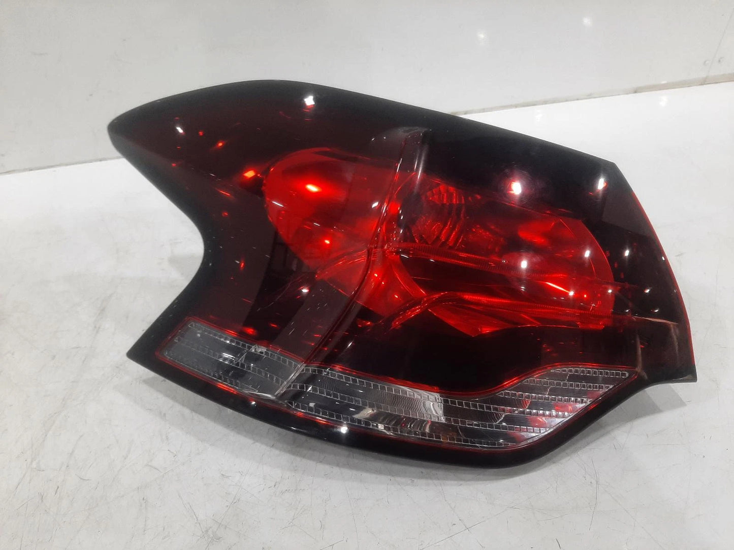 Citroen Ds4 Mk1 N/S Passengers Left Rear Bulb Outer Taillight Tail Light 
