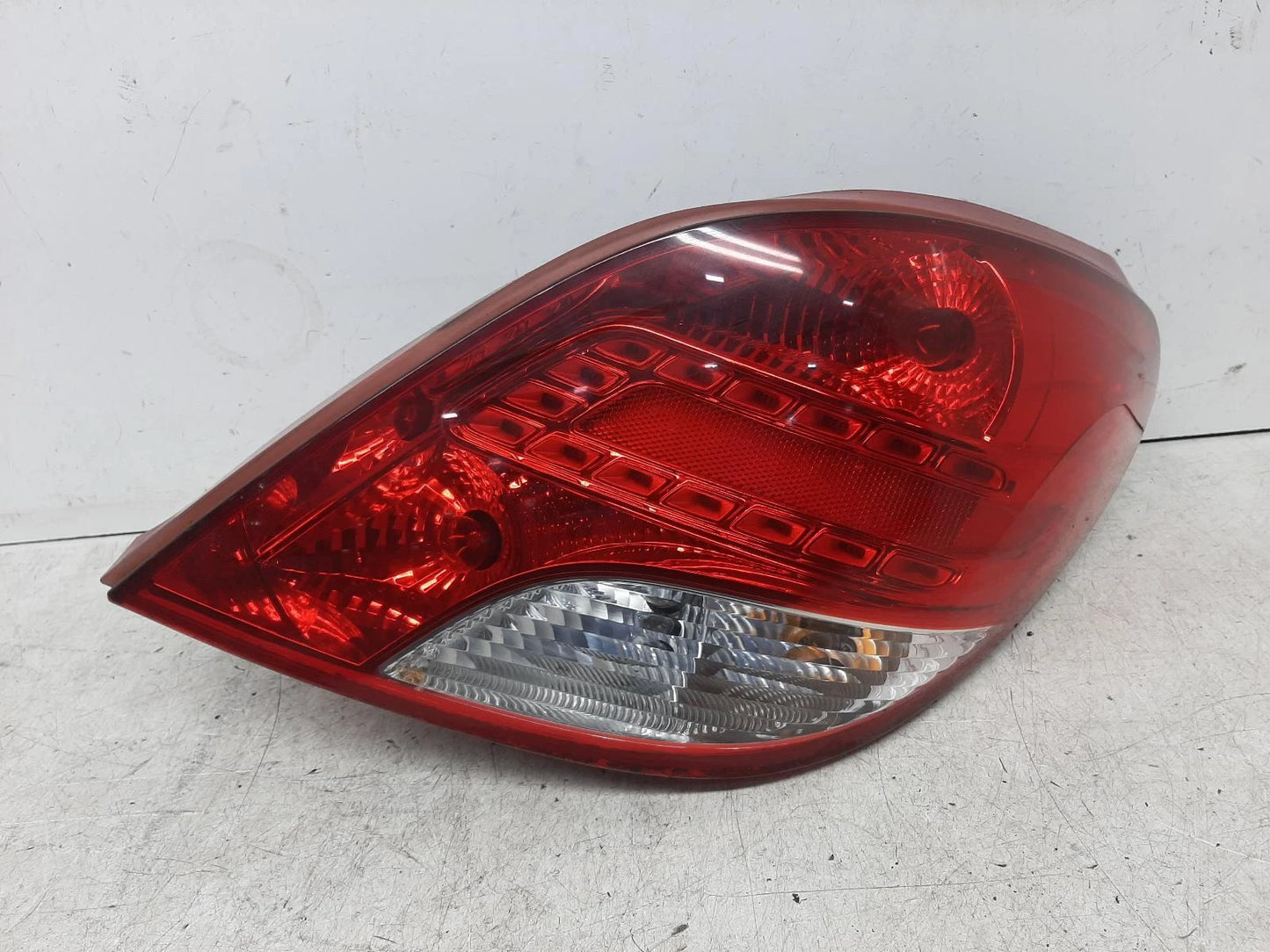 Peugeot 207 Mk1 O/S Drivers Right Rear Taillight Tail Light 