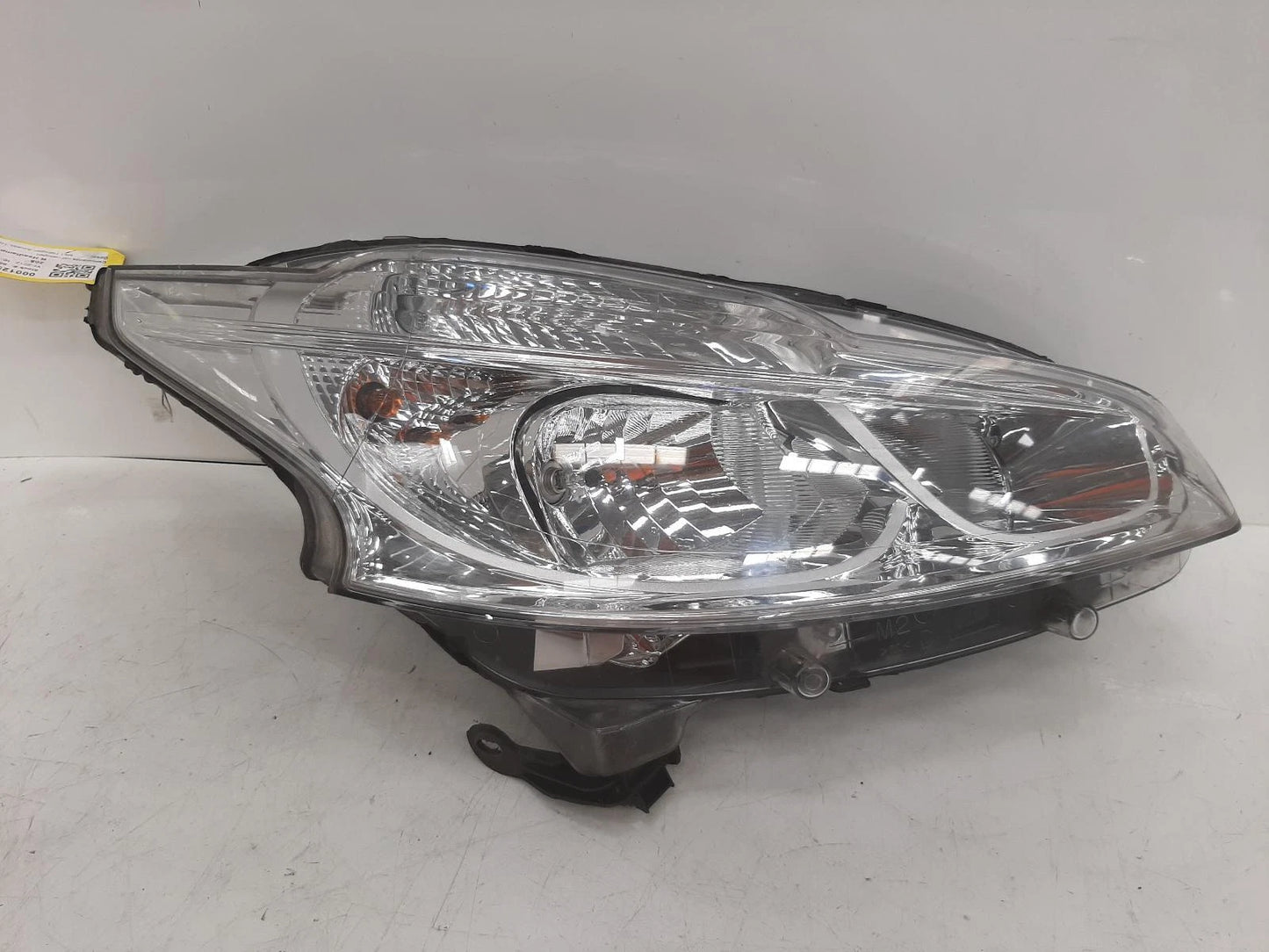 Peugeot 208 Mk1 O/S Drivers Right Front Headlight Headlamp 