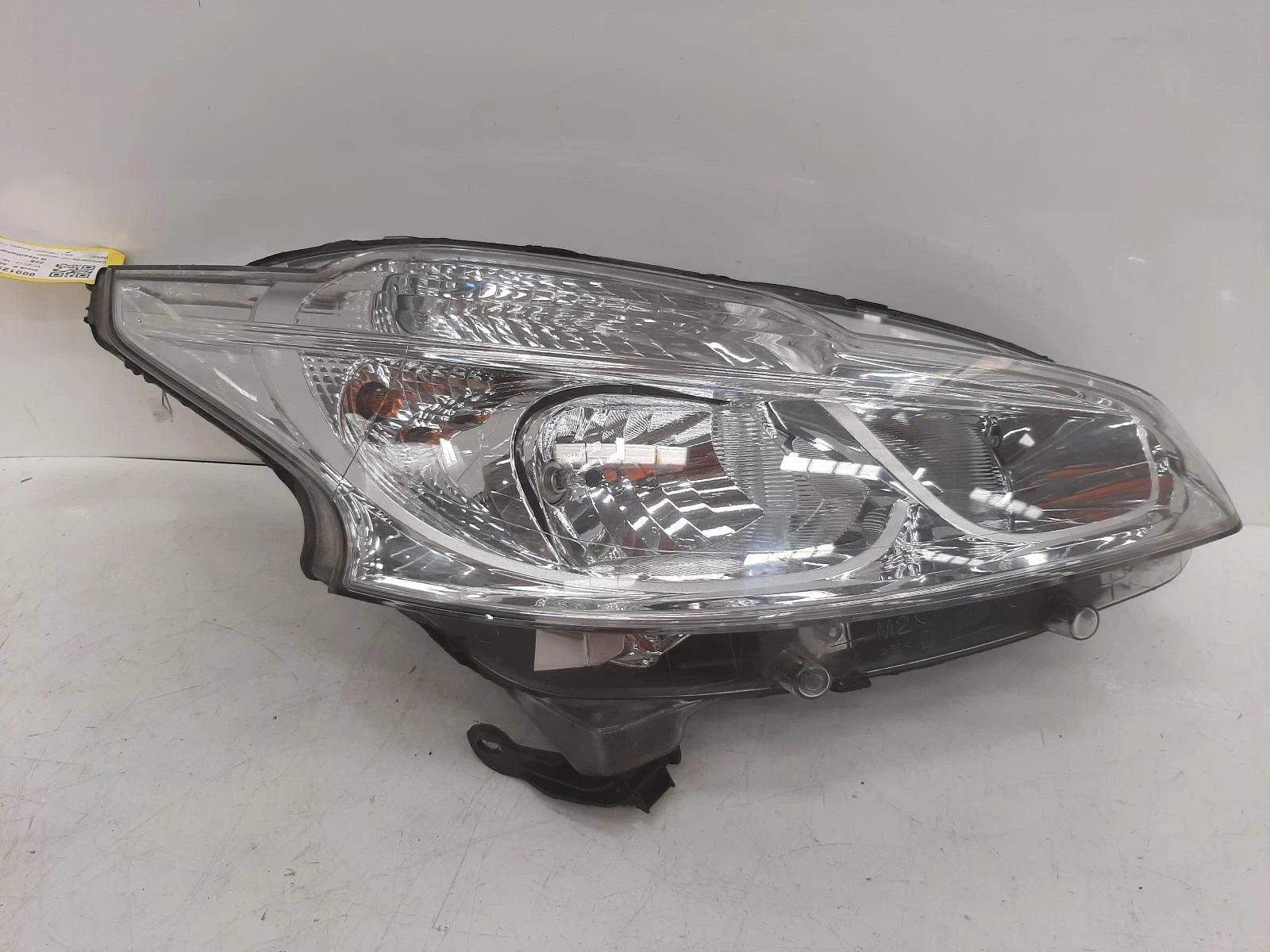 Peugeot 208 Mk1 O/S Drivers Right Front Headlight Headlamp 