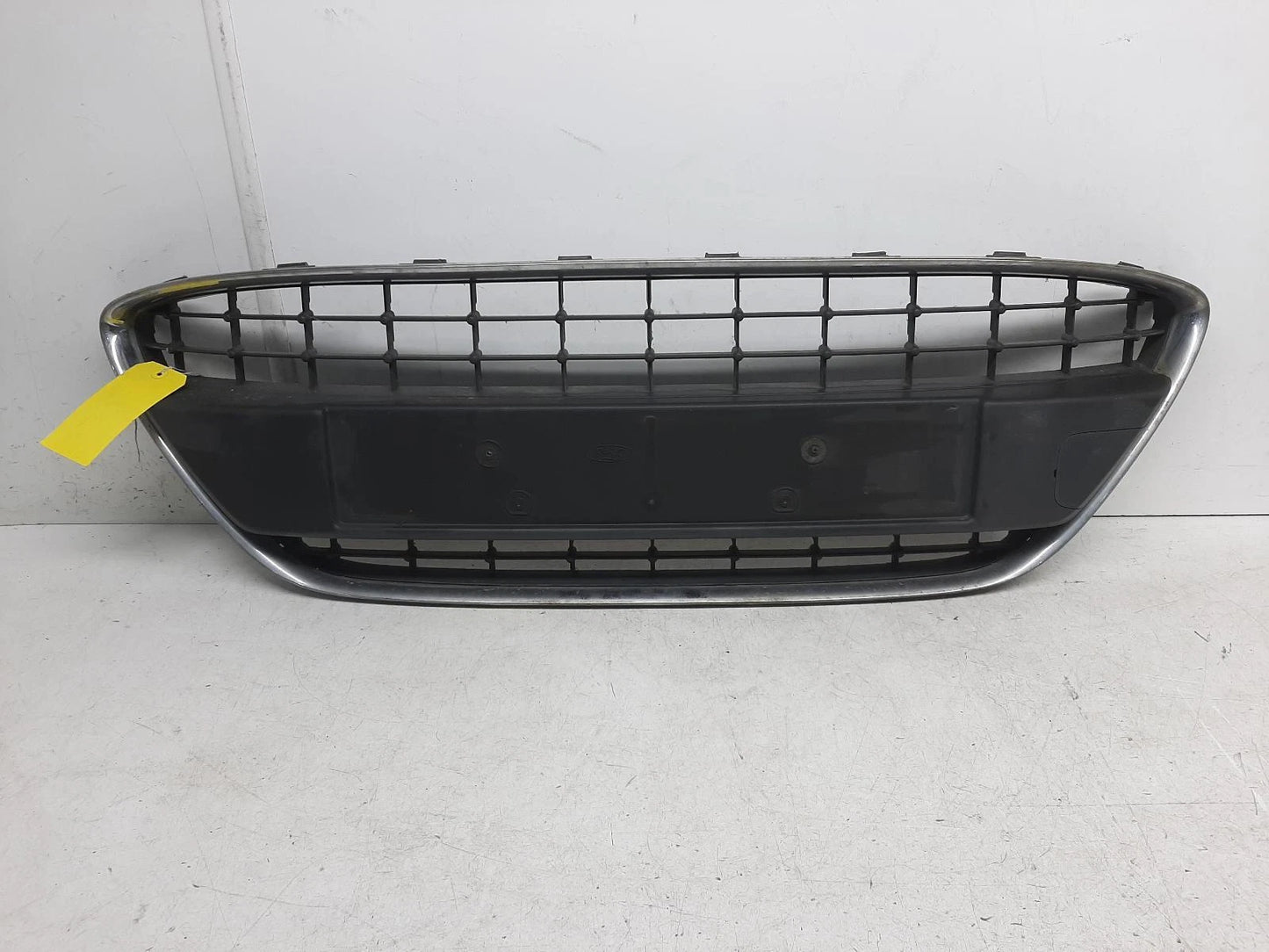 Ford Fiesta Mk7 Front Centre Black Painted Grille Grill 