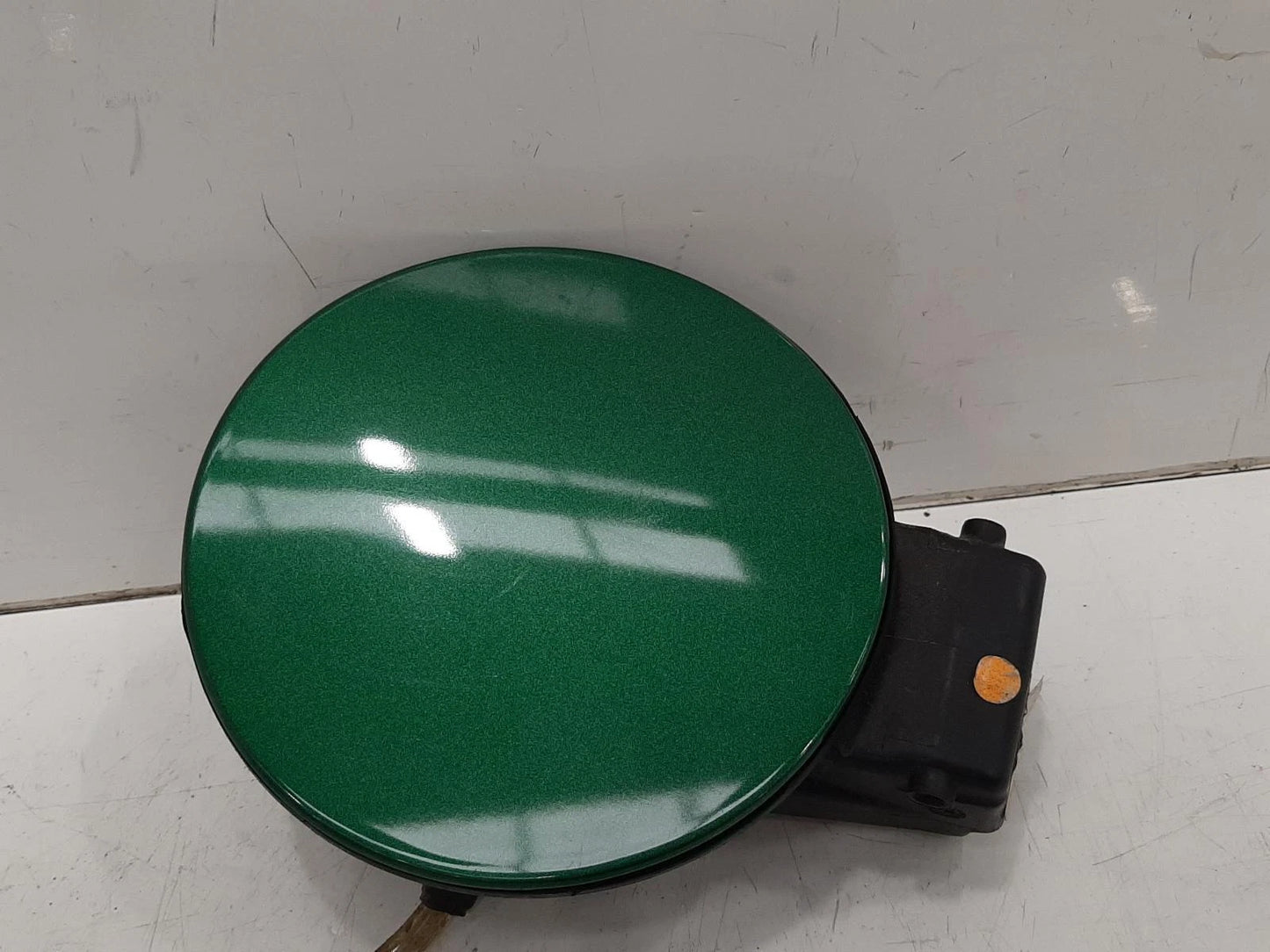 Volkswagen Polo Mk4 (9N) Green Fuel Filler Flap 