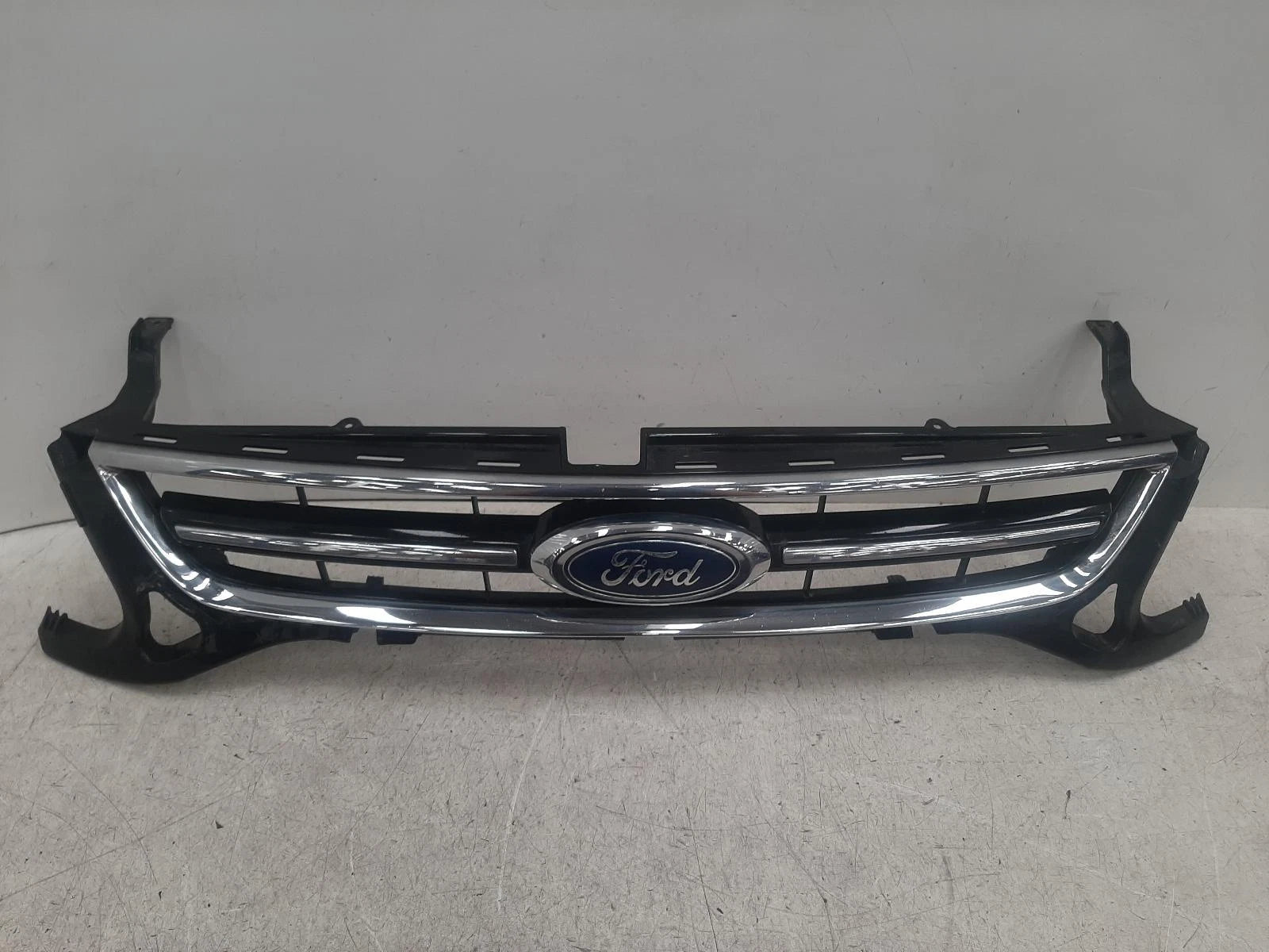 Ford Mondeo Mk4 Front Centre Grille Grill 