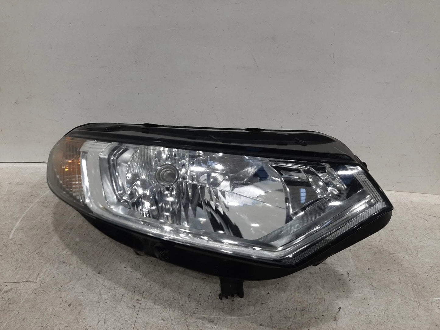 Ford Ecosport Mk1 O/S Drivers Right Front Halogen Headlight Headlamp 