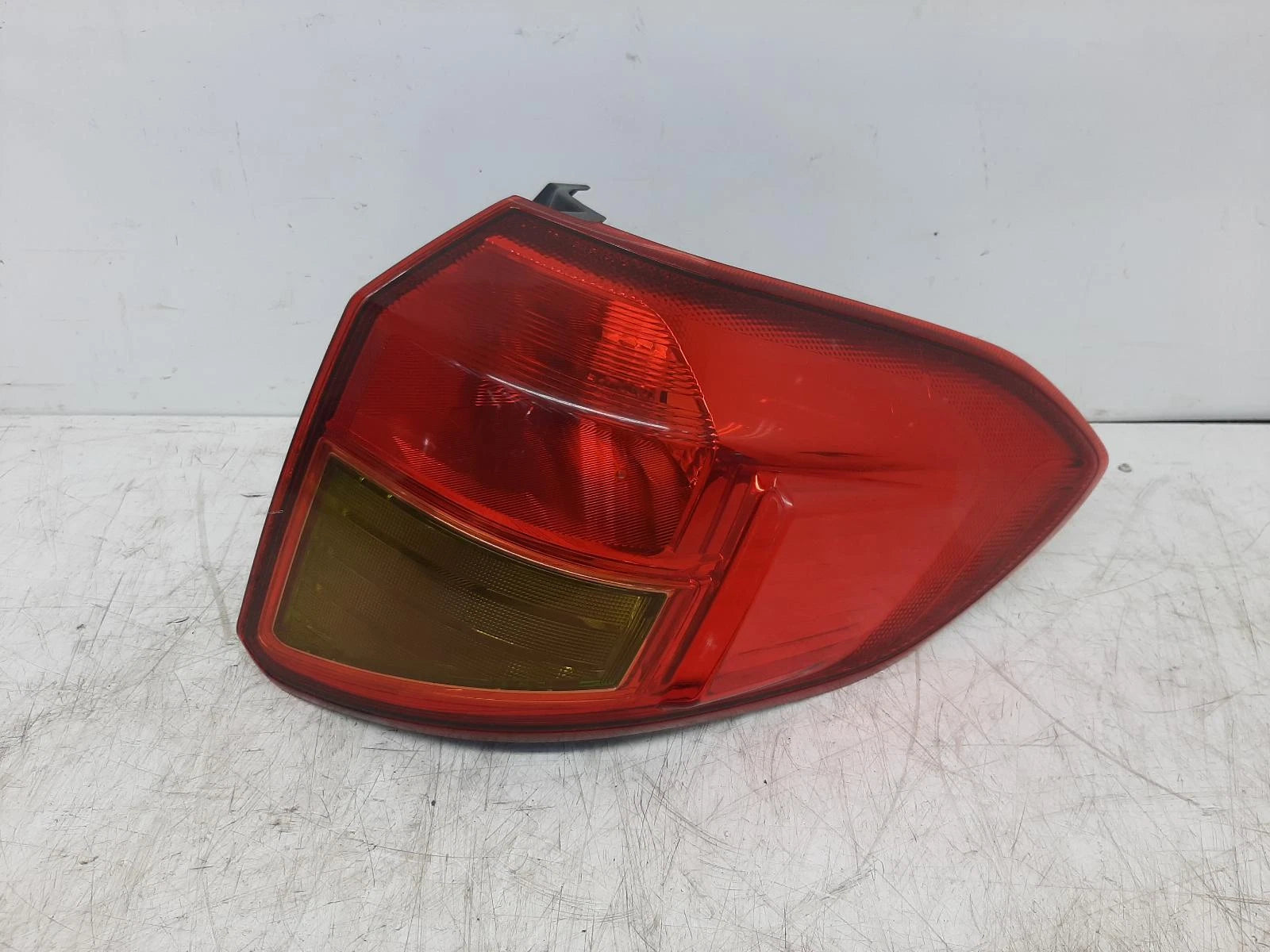 Suzuki Vitara Mk4 Outer O/S Right Rear Taillight Tail Light 