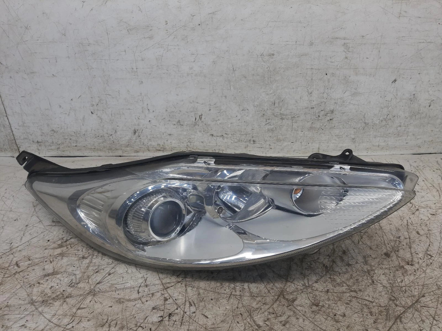 Ford Fiesta Mk7 O/S Drivers Right Front Headlight Headlamp 