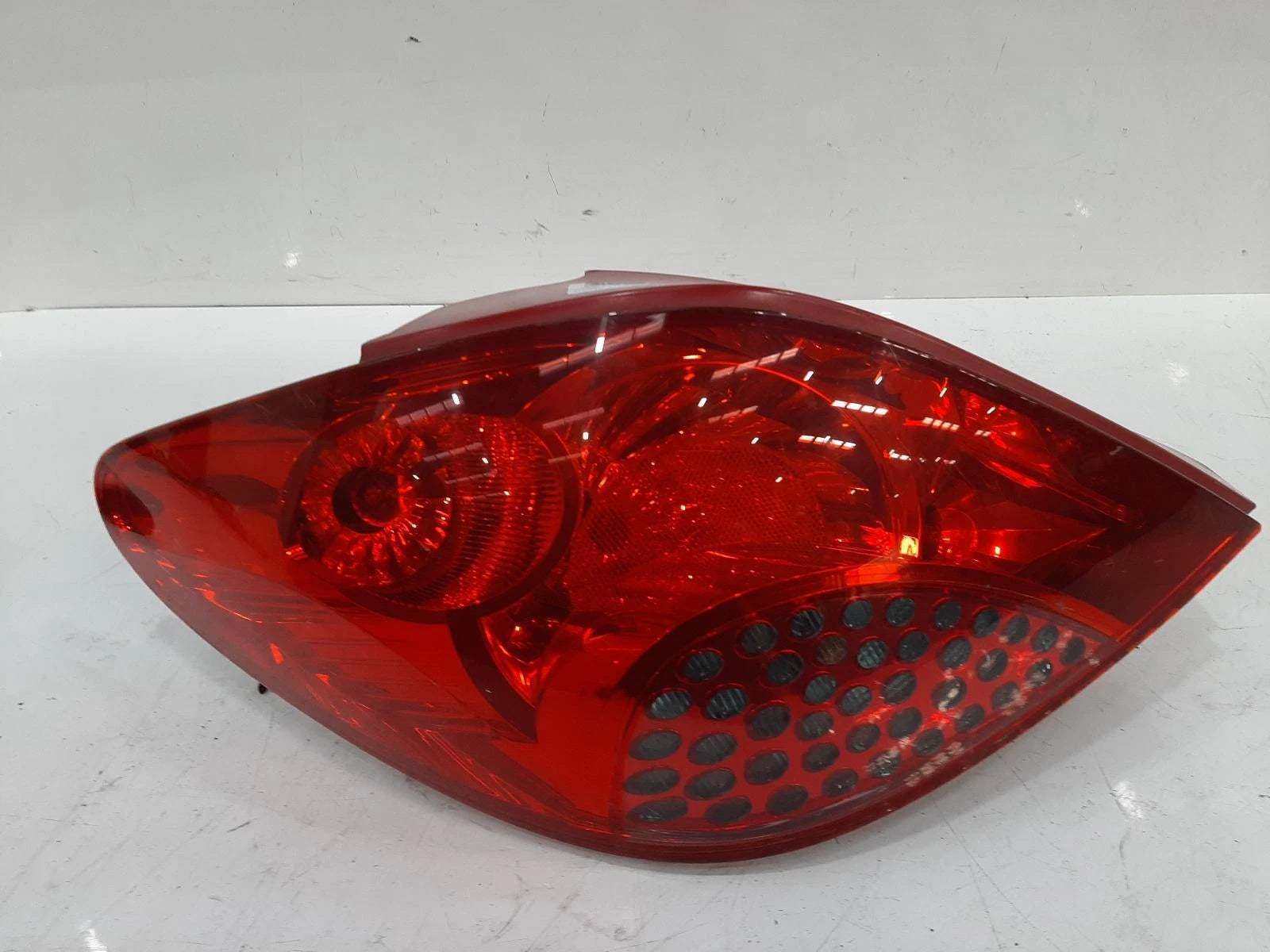 Peugeot 207 Mk1 N/S Passengers Left Rear Bulb Type Taillight Tail Light 