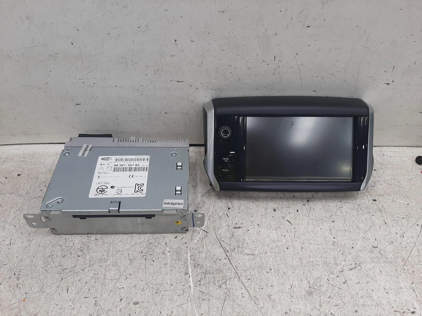 Peugeot 208 Mk1 Radio/CD/Stereo Head Unit No Code Available 
