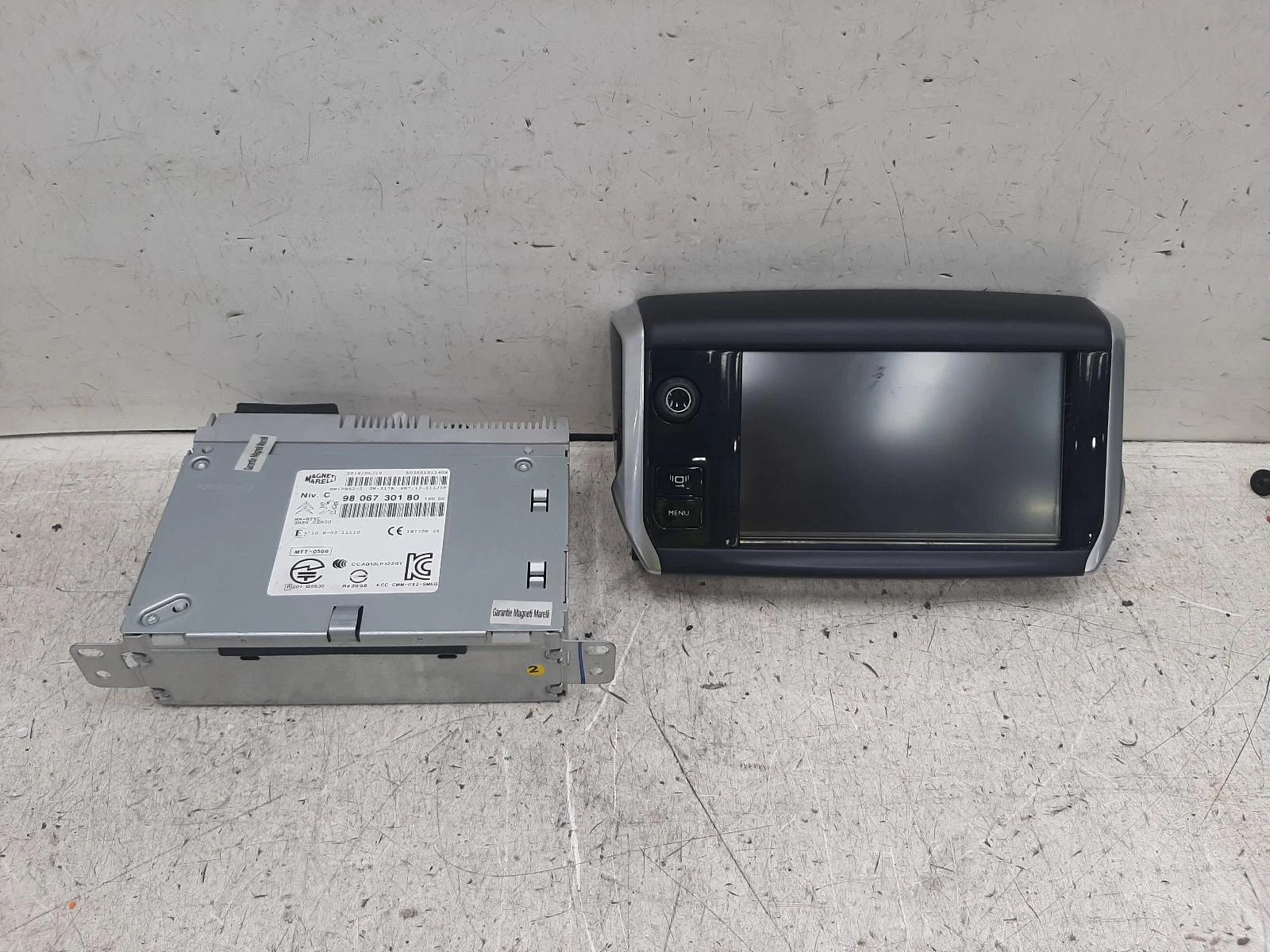 Peugeot 208 Mk1 Radio/CD/Stereo Head Unit No Code Available 