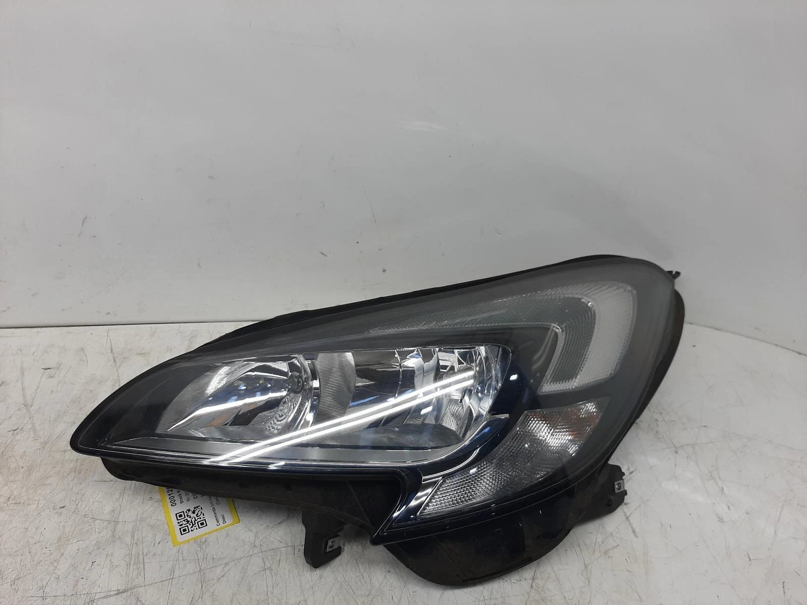 Opel Corsa Passengers Left Front Headlight Headlamp 