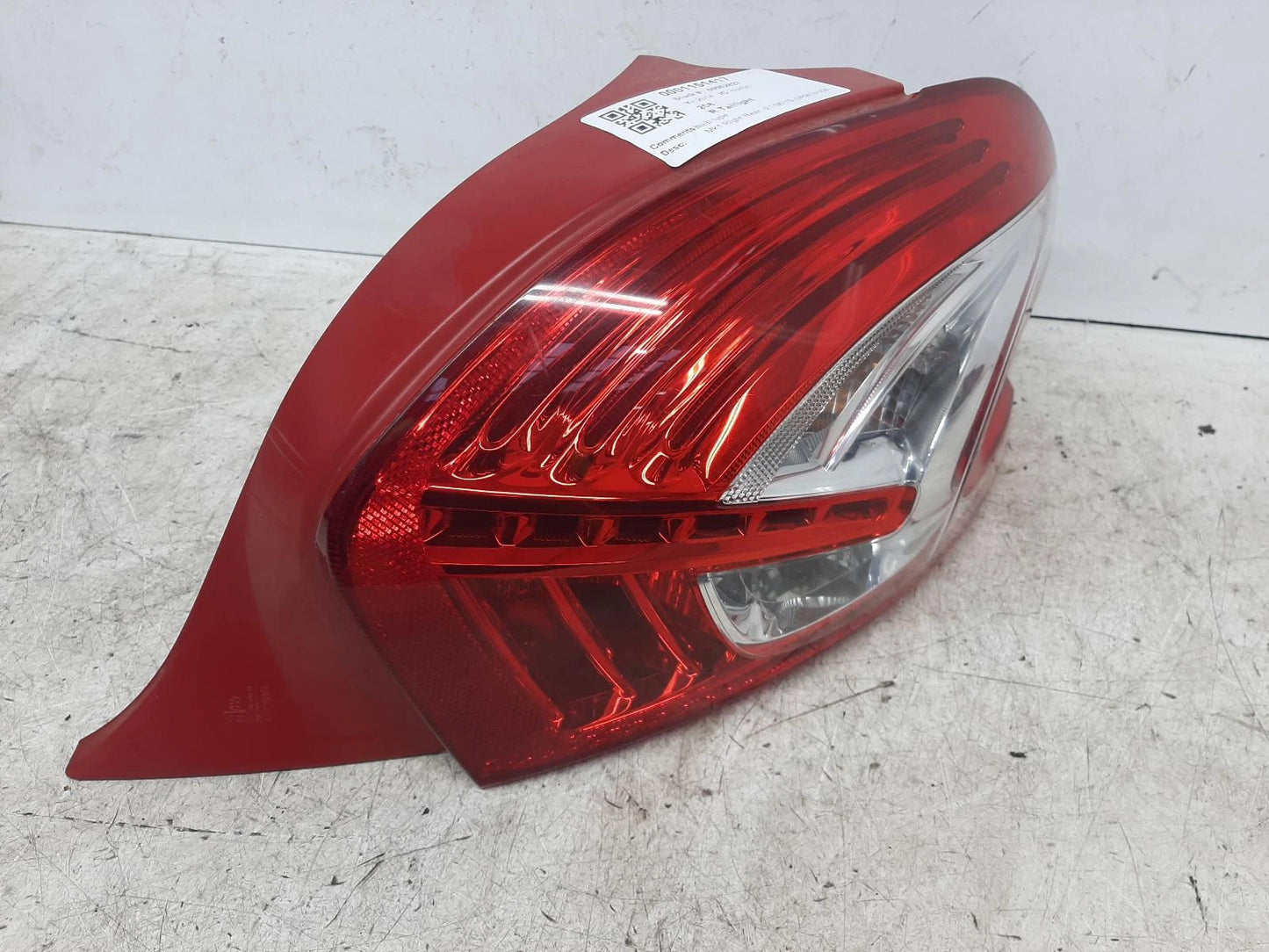 Peugeot 208 Mk1 O/S Drivers Right Rear Taillight Tail Light 
