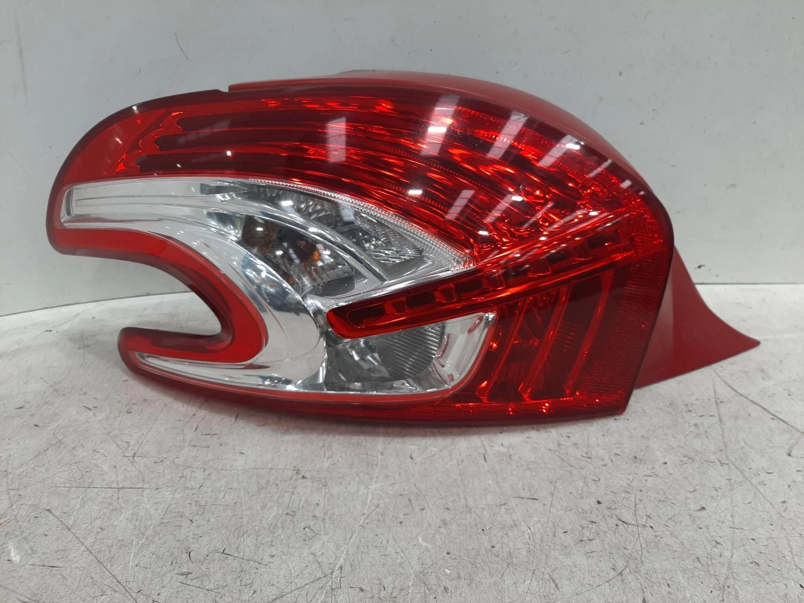 Peugeot 208 Mk1 N/S Passengers Left Rear Bulb Taillight Tail Light 