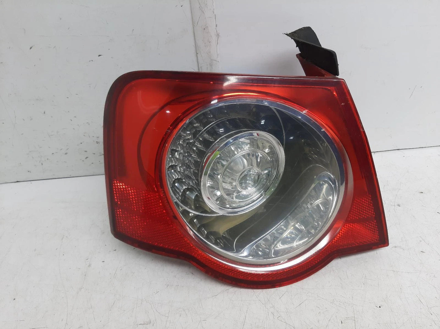 Volkswagen Passat Passengers Left Rear Taillight Tail Light 