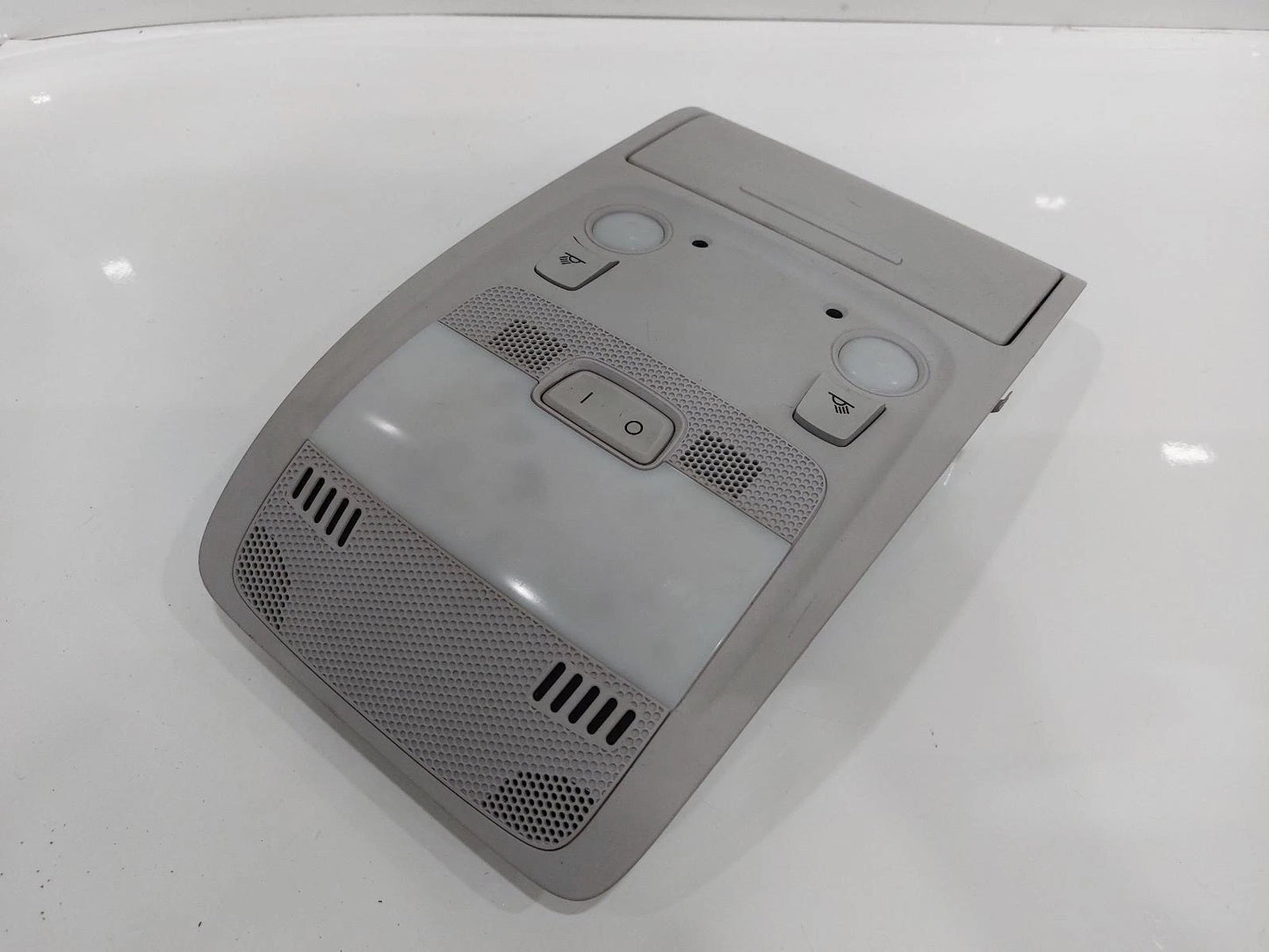 Audi A4 Mk4 FRONT COURTESY LIGHT 