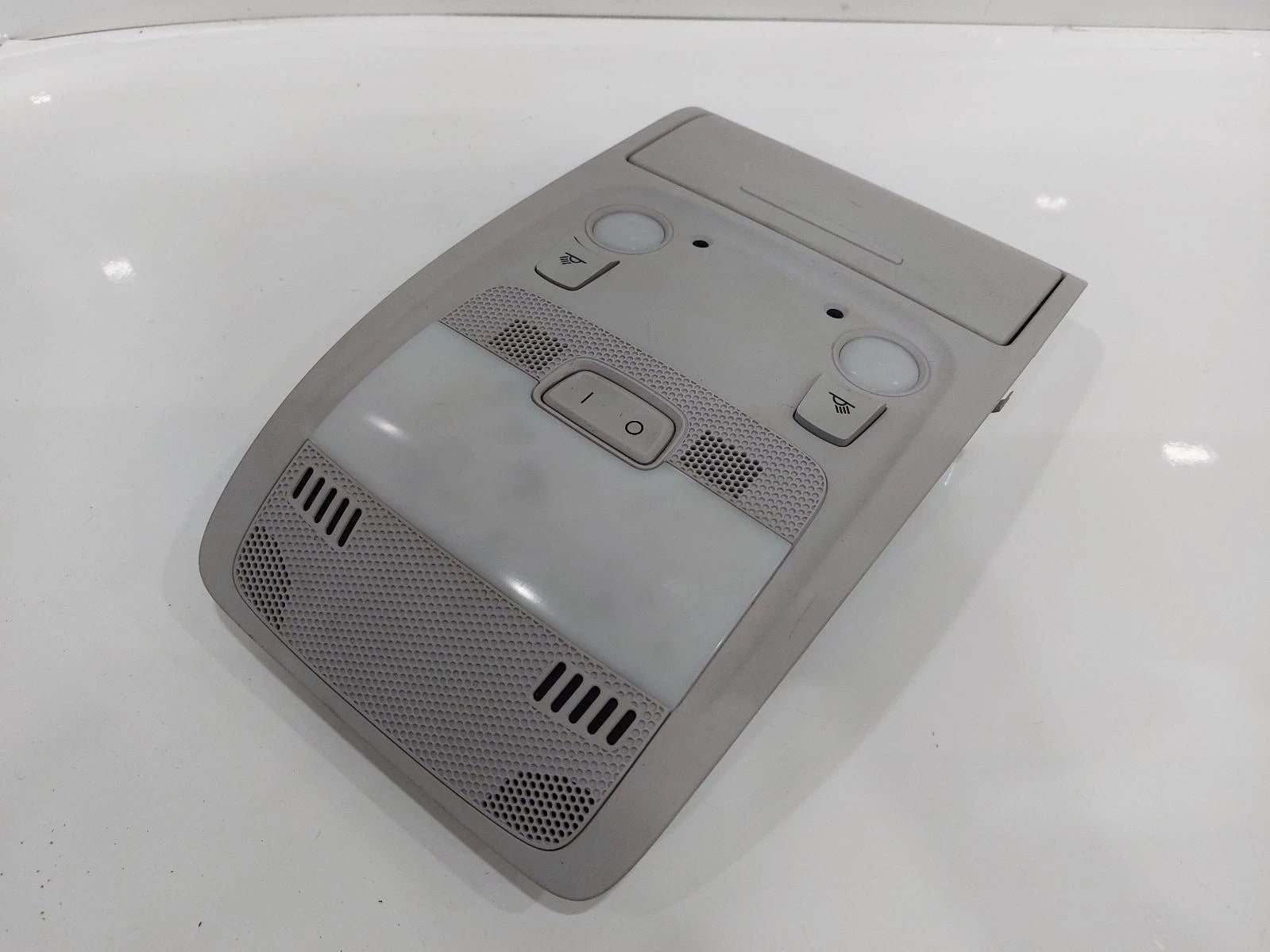 Audi A4 Mk4 FRONT COURTESY LIGHT 