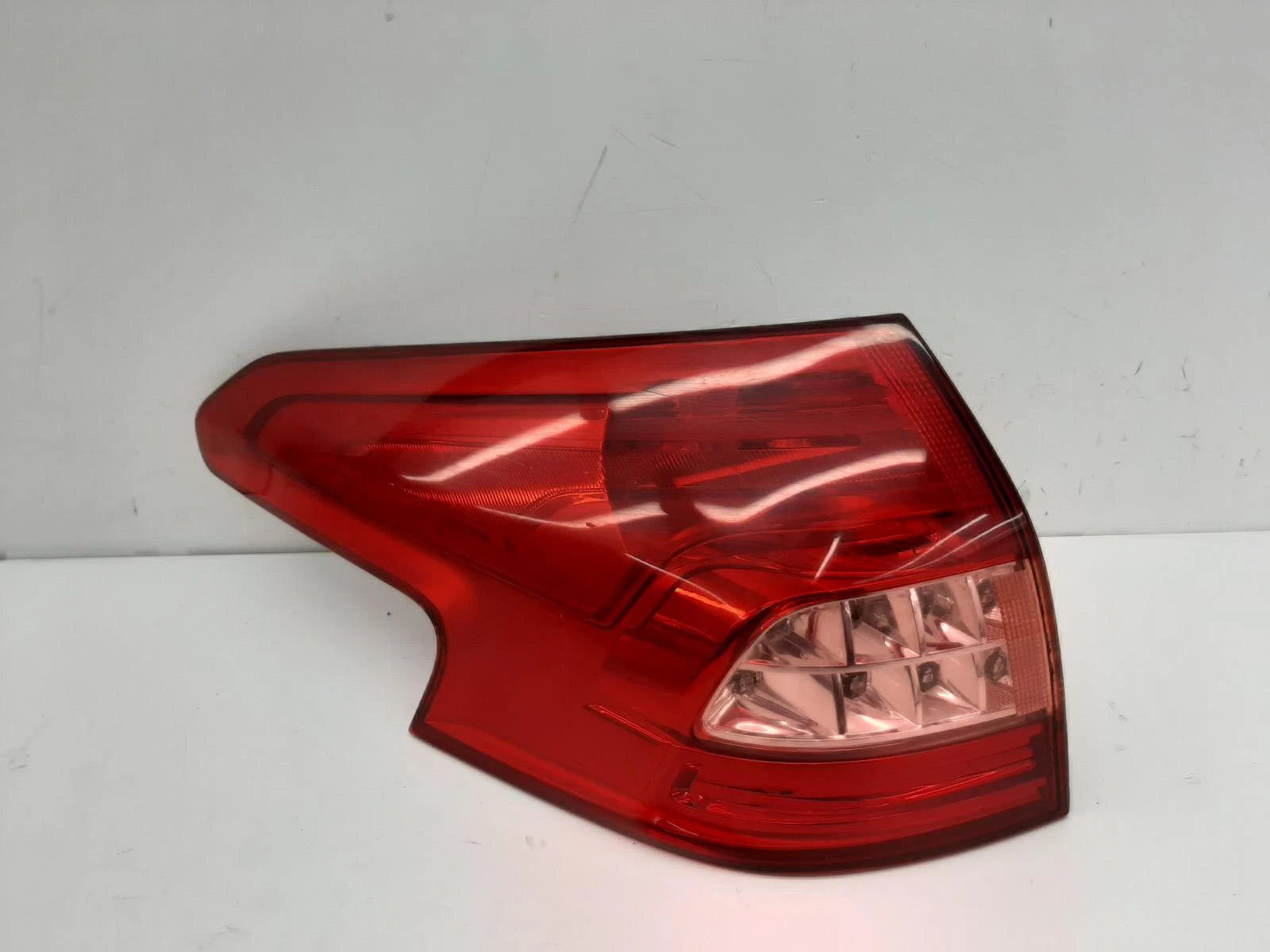 Citroen C5 Passengers Left Rear Outer LED Taillight Light 0662B230109 