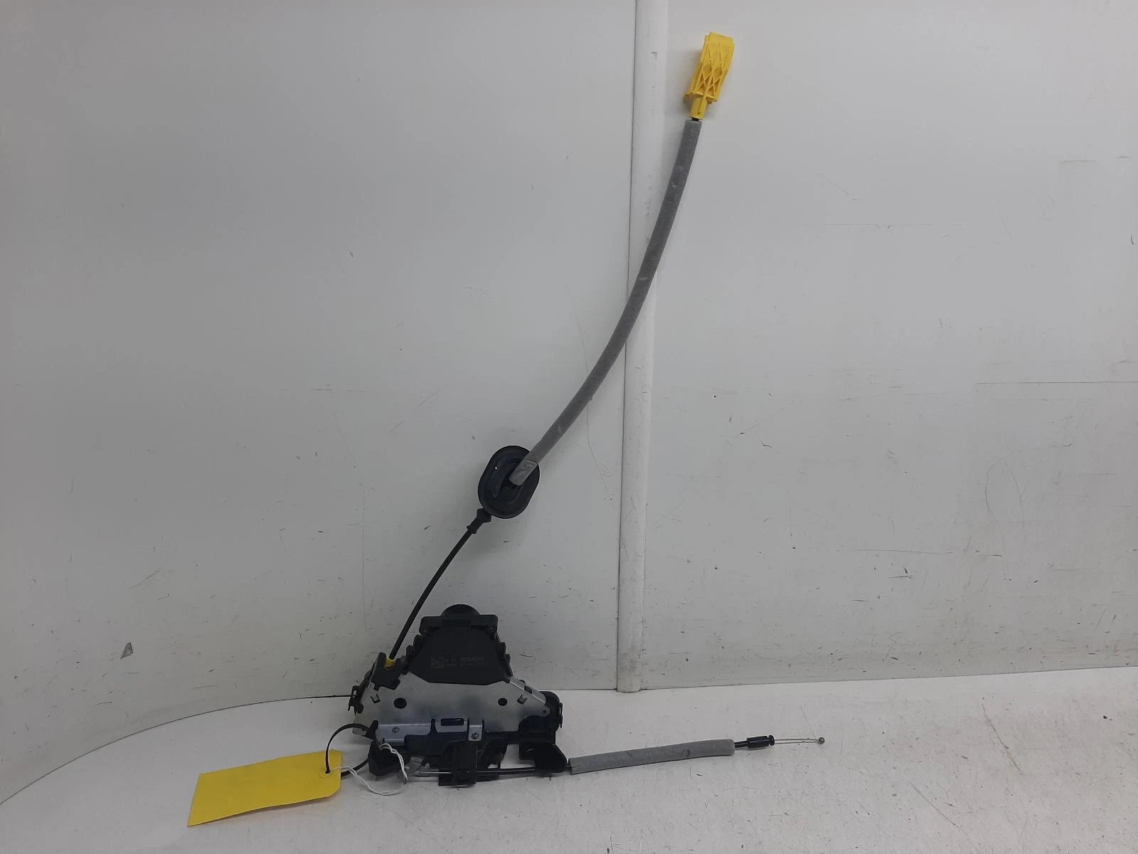 Renault Captur Mk2 N/S Passenger Left Front Door Lock Assembly 