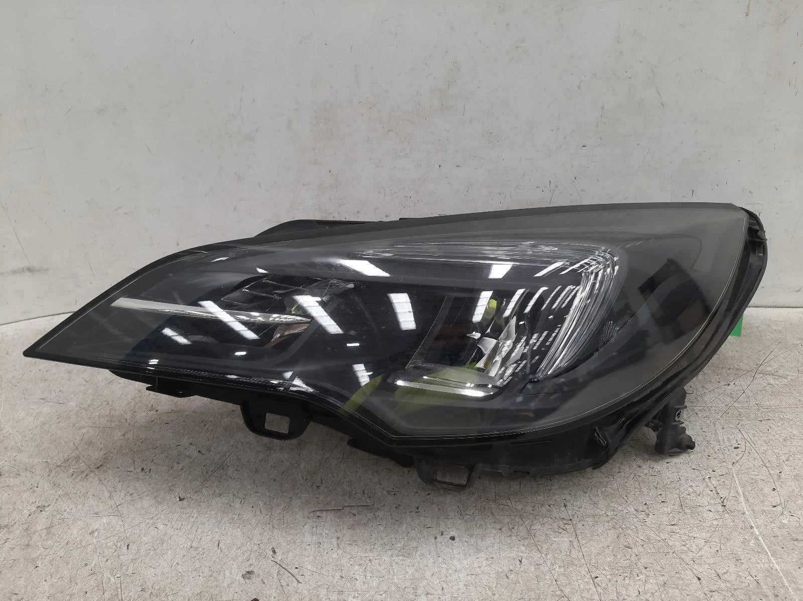 Opel Astra Mk7 N/S Passengers Left Front Headlight Headlamp 