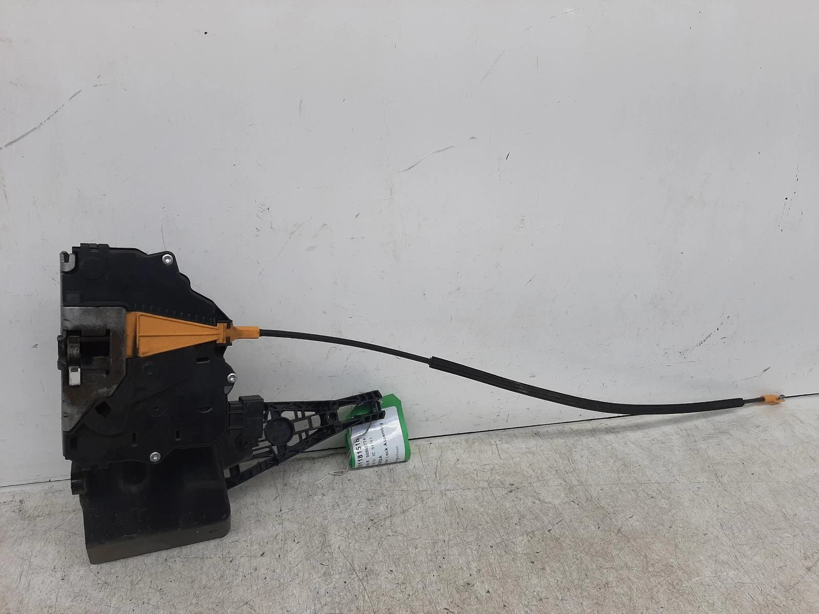 Opel Corsa E Drivers Right Front Door Lock Assembly 