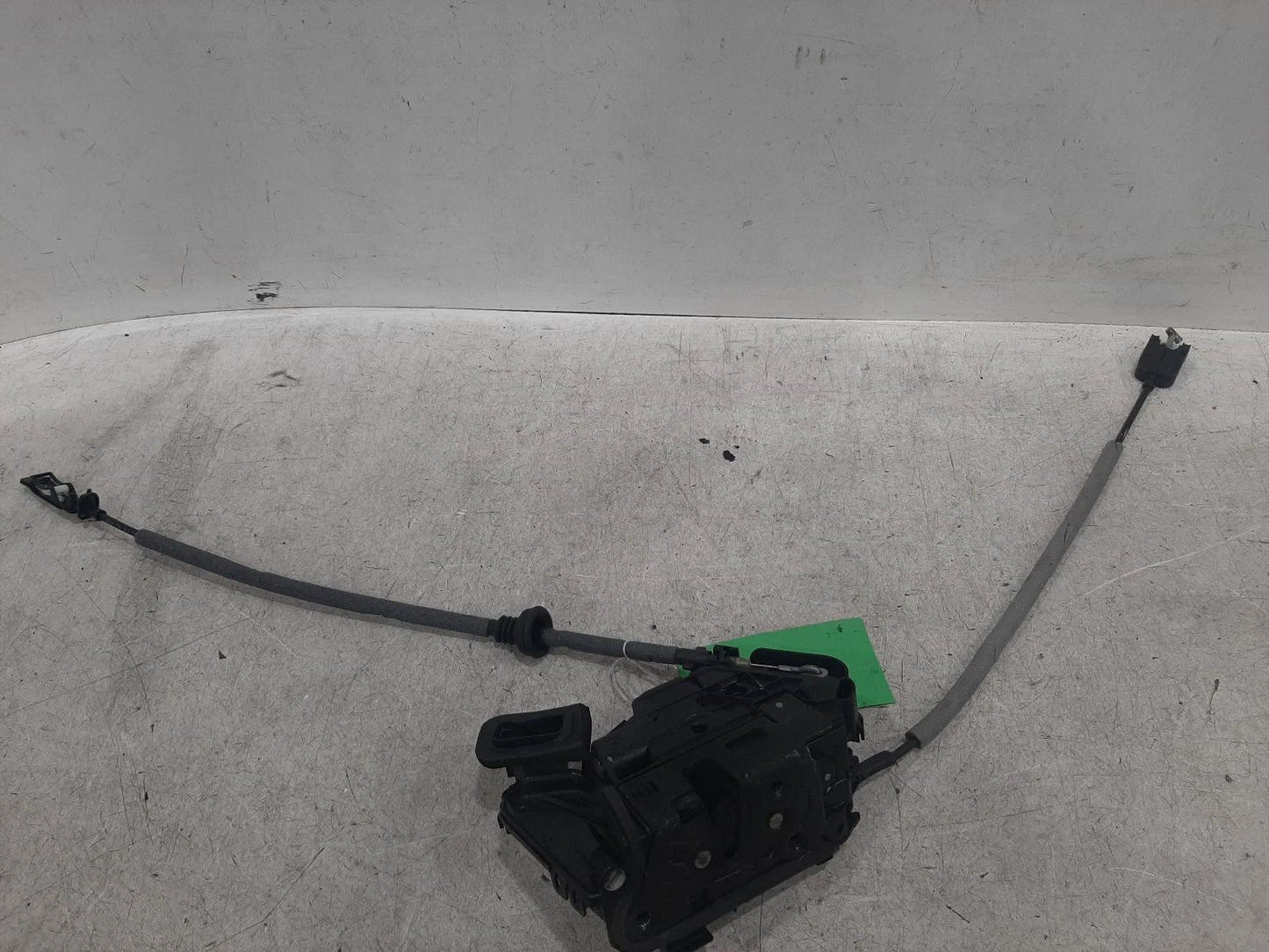 Volkswagen Caddy Mk3 2K Facelift N/S Left Front Door Lock Assembly 