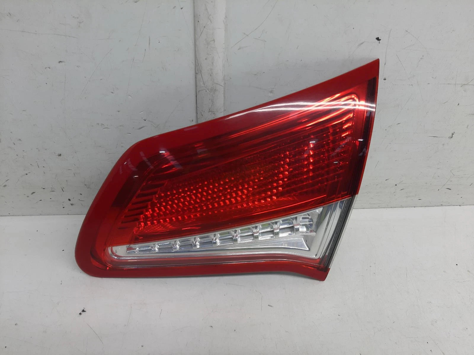 Citroen C4 Mk2 O/S Drivers Right Rear Inner Taillight Tail Light 