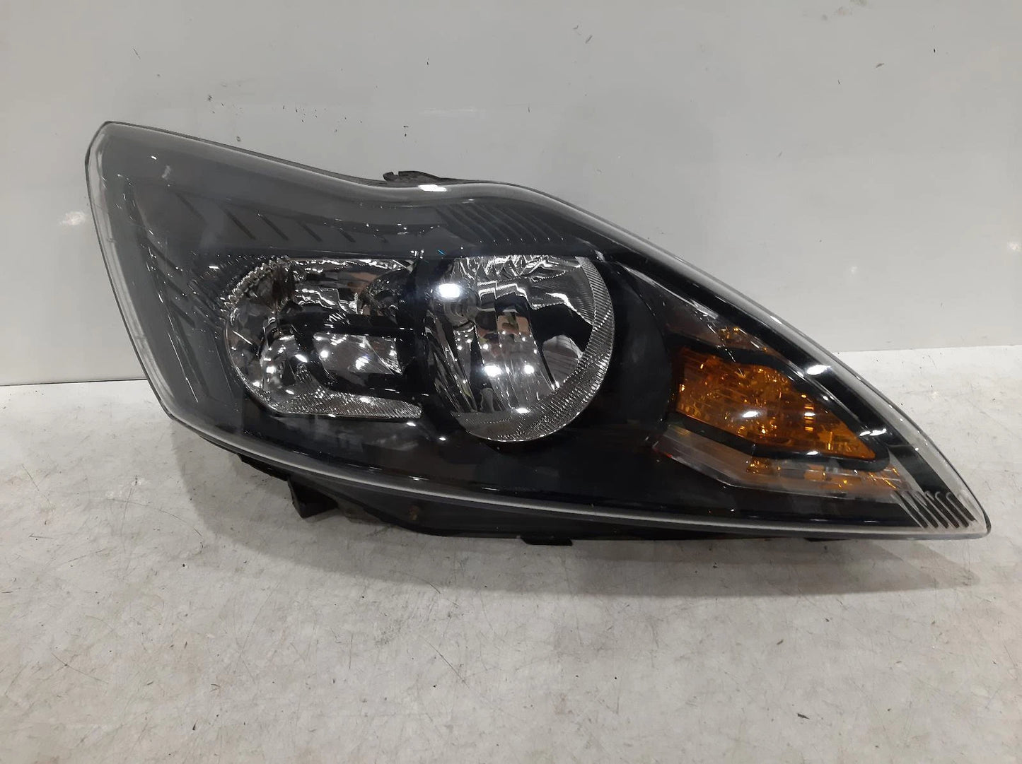 Ford Focus Mk2 Facelift O/S Drivers Right Front Halogen Headlight Headlamp 