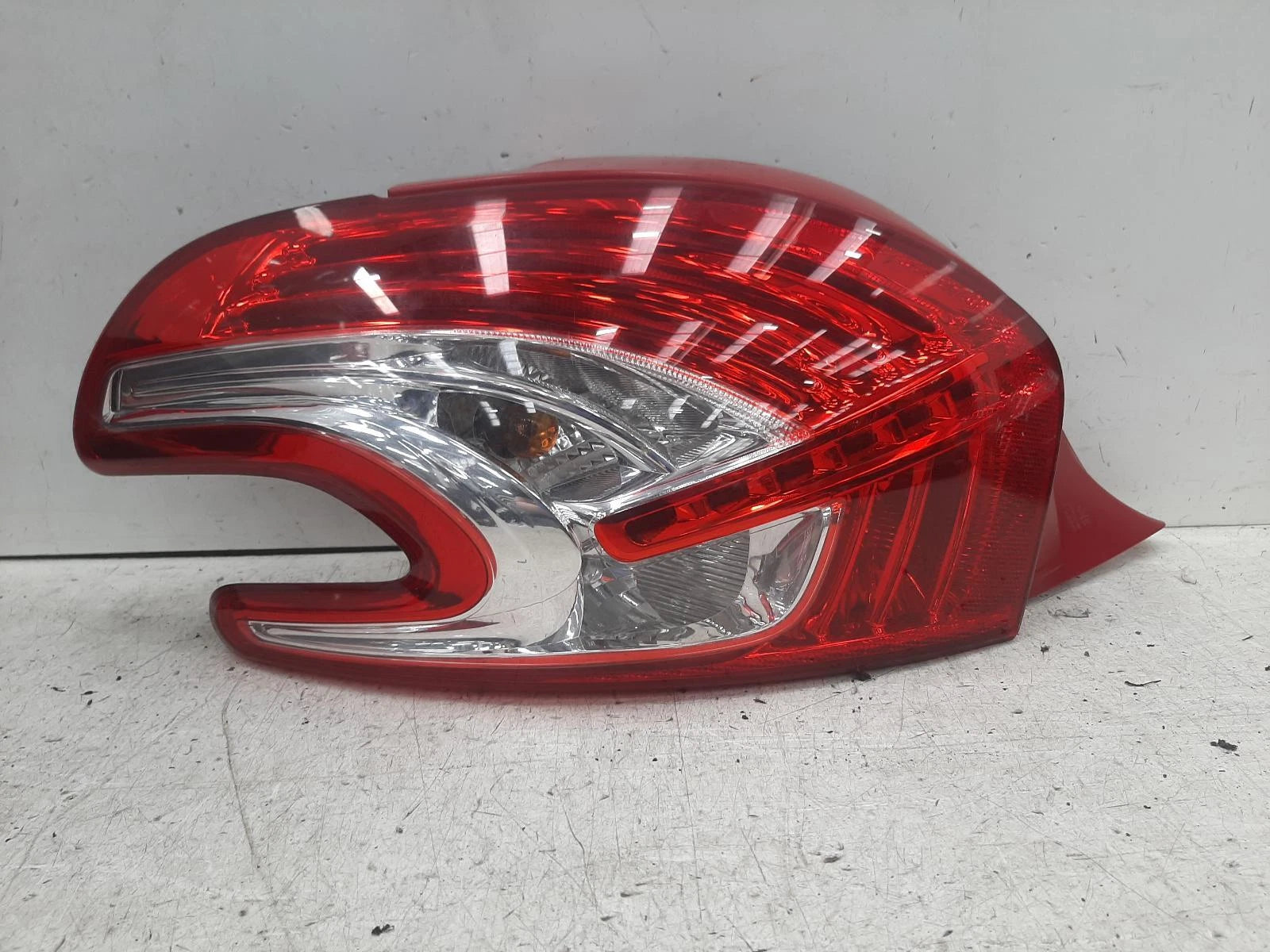 Peugeot 208 Mk1 N/S Passengers Left Rear Taillight Tail Light 
