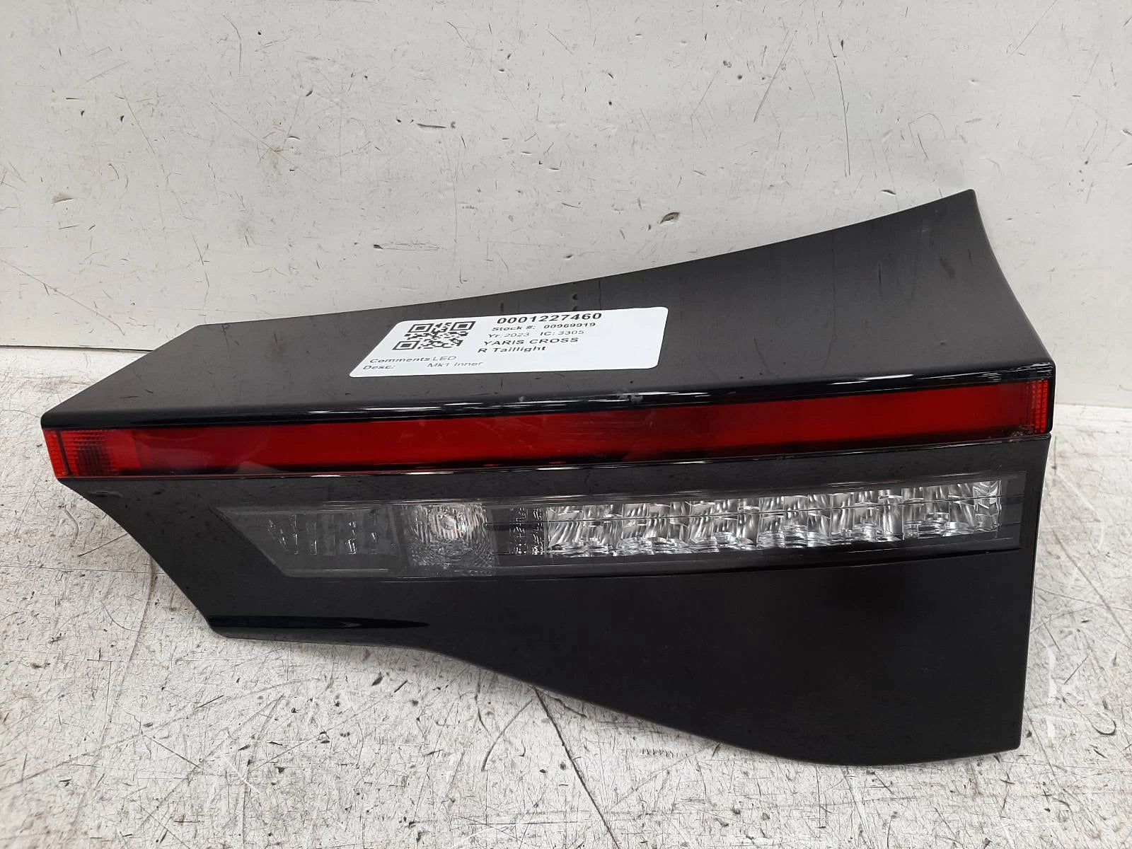 Toyota Yaris Cross Mk1 O/S Drivers Right Rear Taillight 