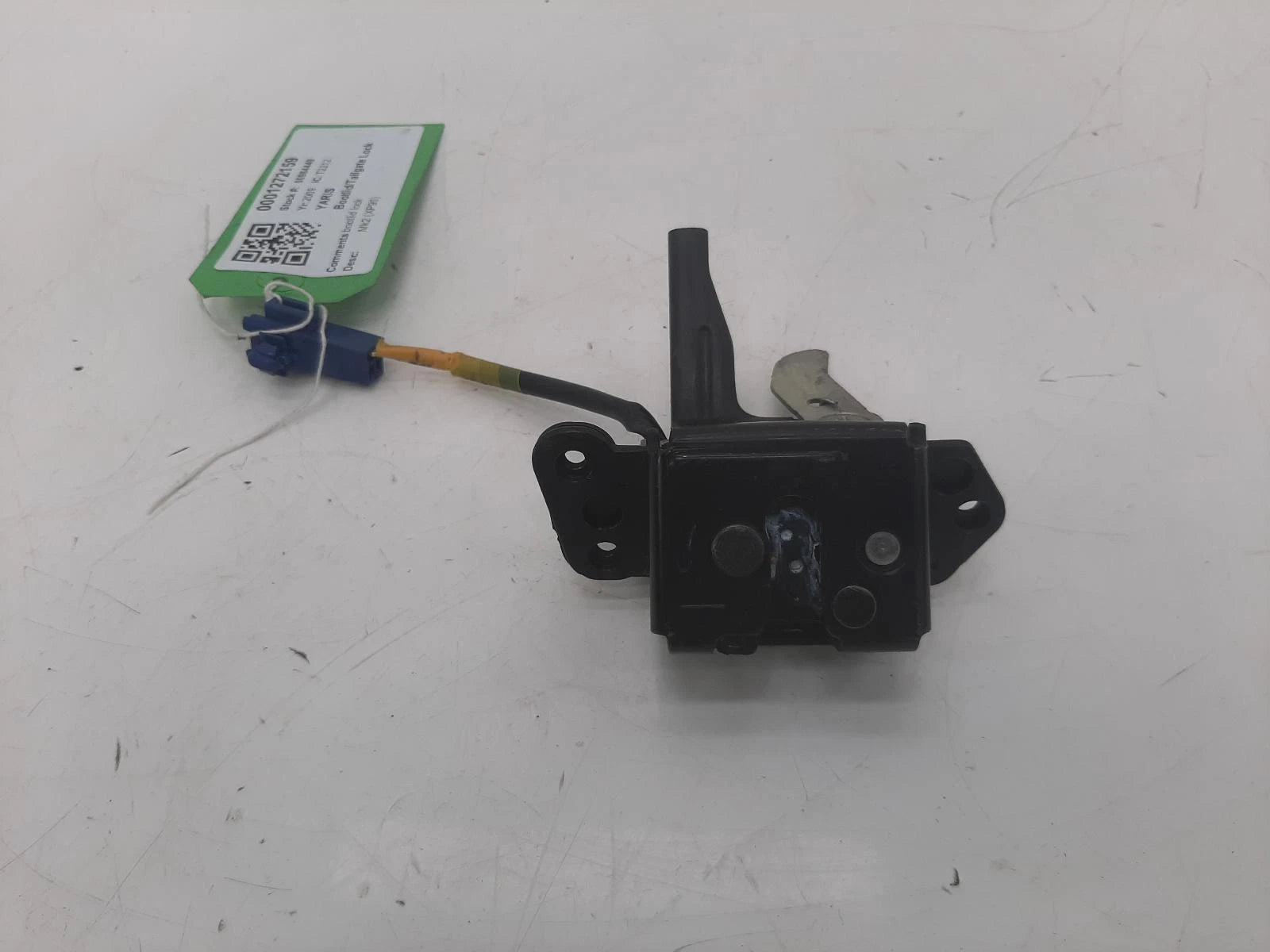 Toyota Yaris Mk2 (XP90) Tailgate Lock Assembly 