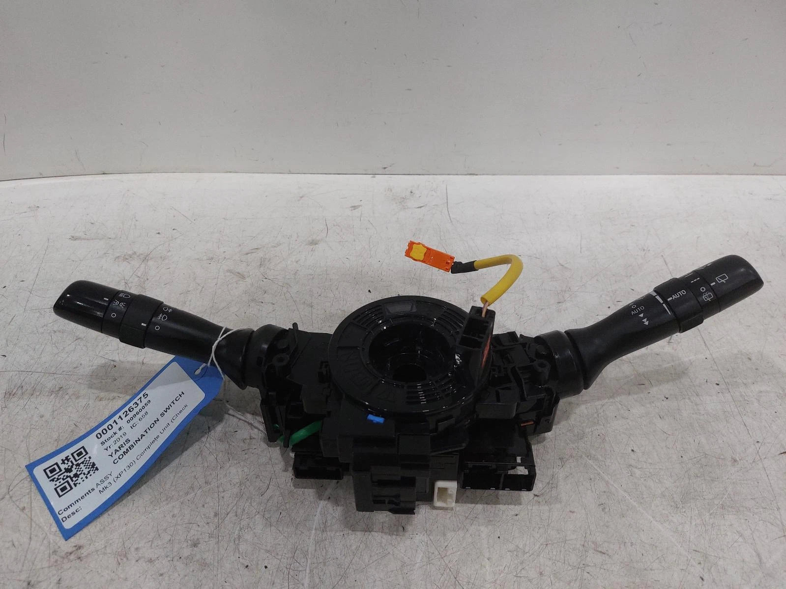 Toyota Yaris Mk3 (XP130) COMBINATION SWITCH Indicator Lights Wiper Stalks 