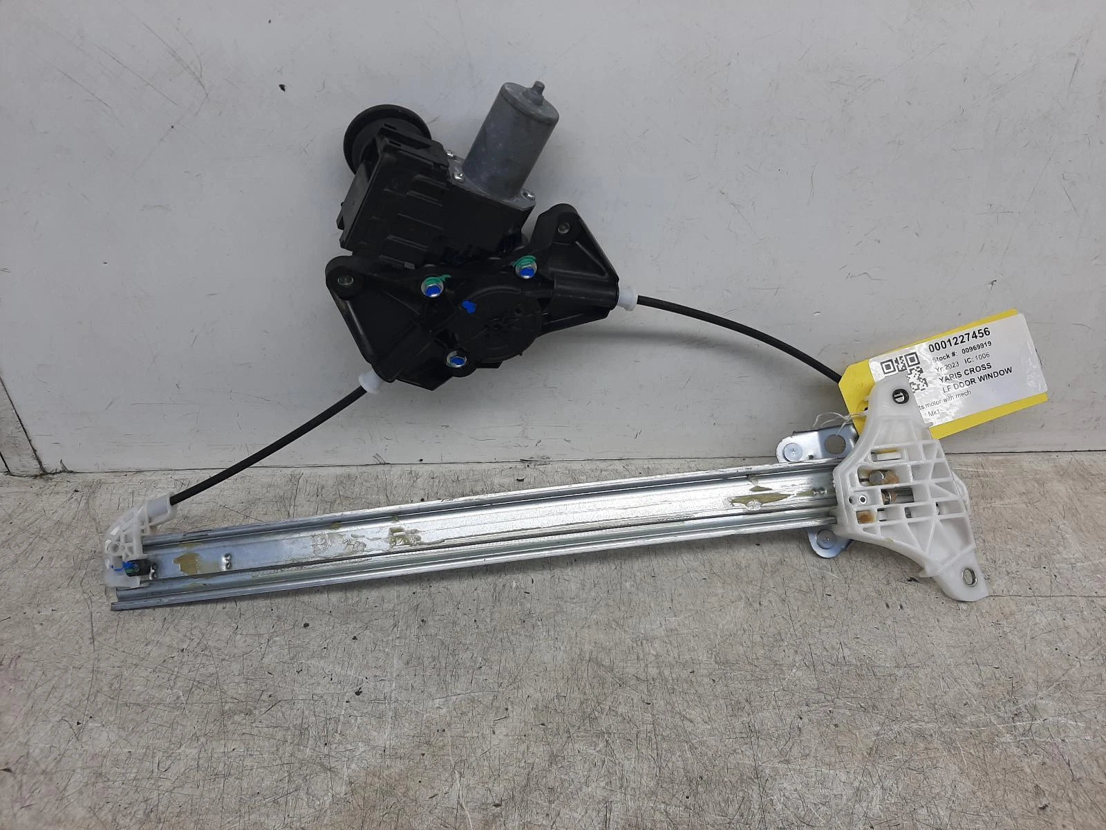 Toyota Yaris Cross Window Regulator Front Passengers Side 