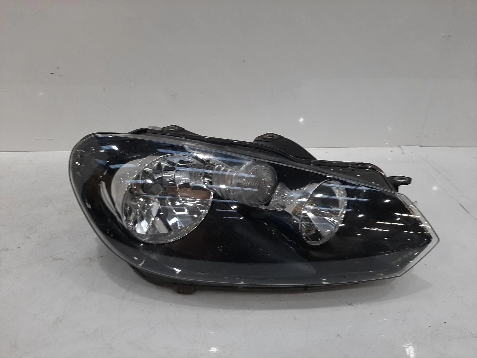 Volkswagen Golf Mk6 O/S Drivers Right Front Halogen Headlight Headlamp 