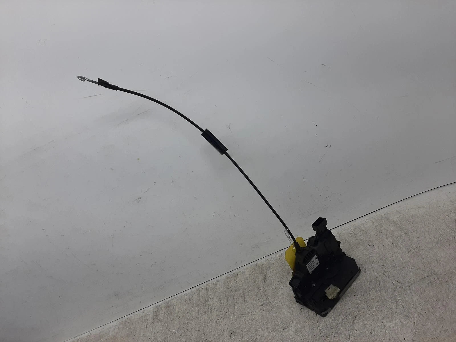 Opel Corsa D Passenger Left Front Door Lock Assembly 