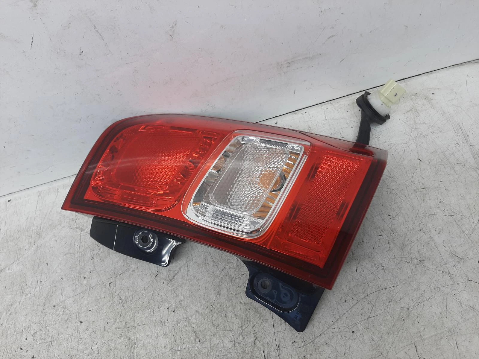 Suzuki Ignis Mk2 O/S Drivers Right Rear Bulb Taillight Tail Light 